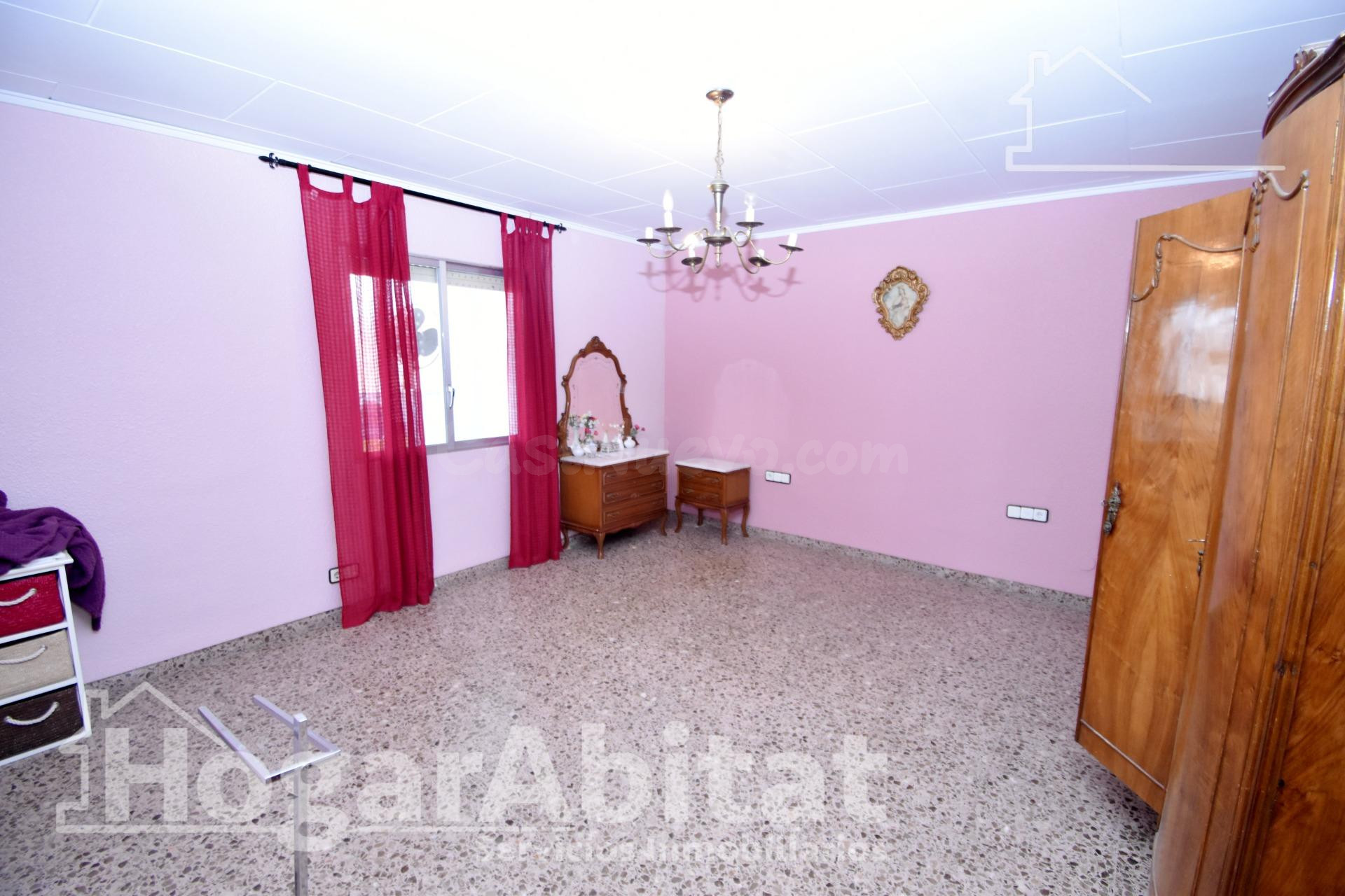 ESPACIOSO PISO CON GARAJE, DOS TERRAZAS Y BALCÓN - foto 4