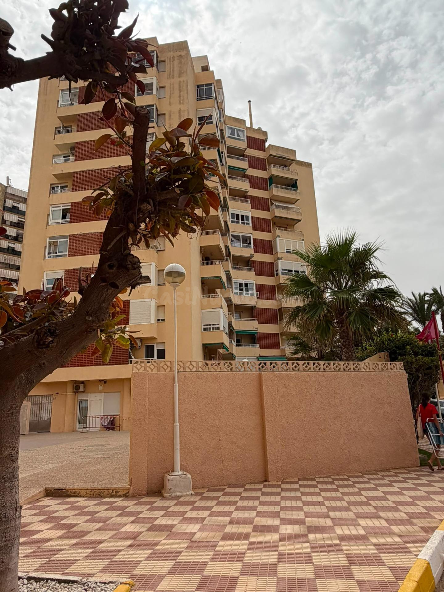 Apartamento de 2 dormitorios y 2 baños en La Manga, listo pa