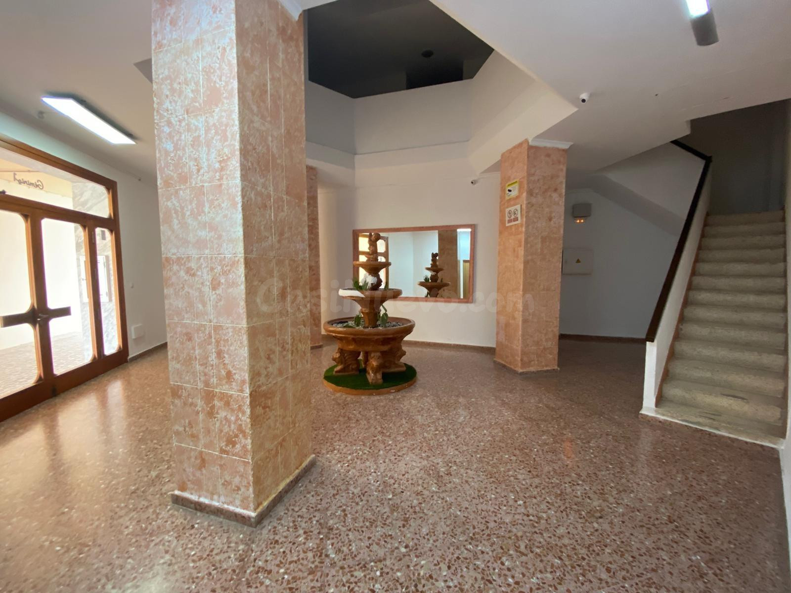 Apartamento de 2 dormitorios y 2 baños en La Manga, listo pa - foto 2