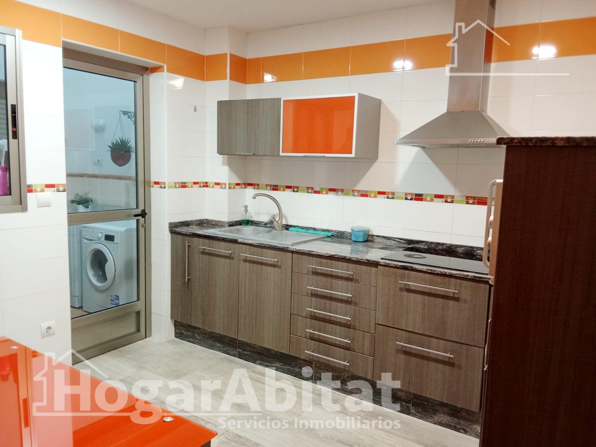 CASA REFORMADA CON TERRAZA Y GARAJE - foto 3