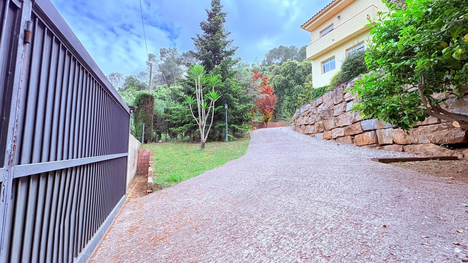 CASA EN VENDA A SANT FELIU DEL RACÓ - foto 2