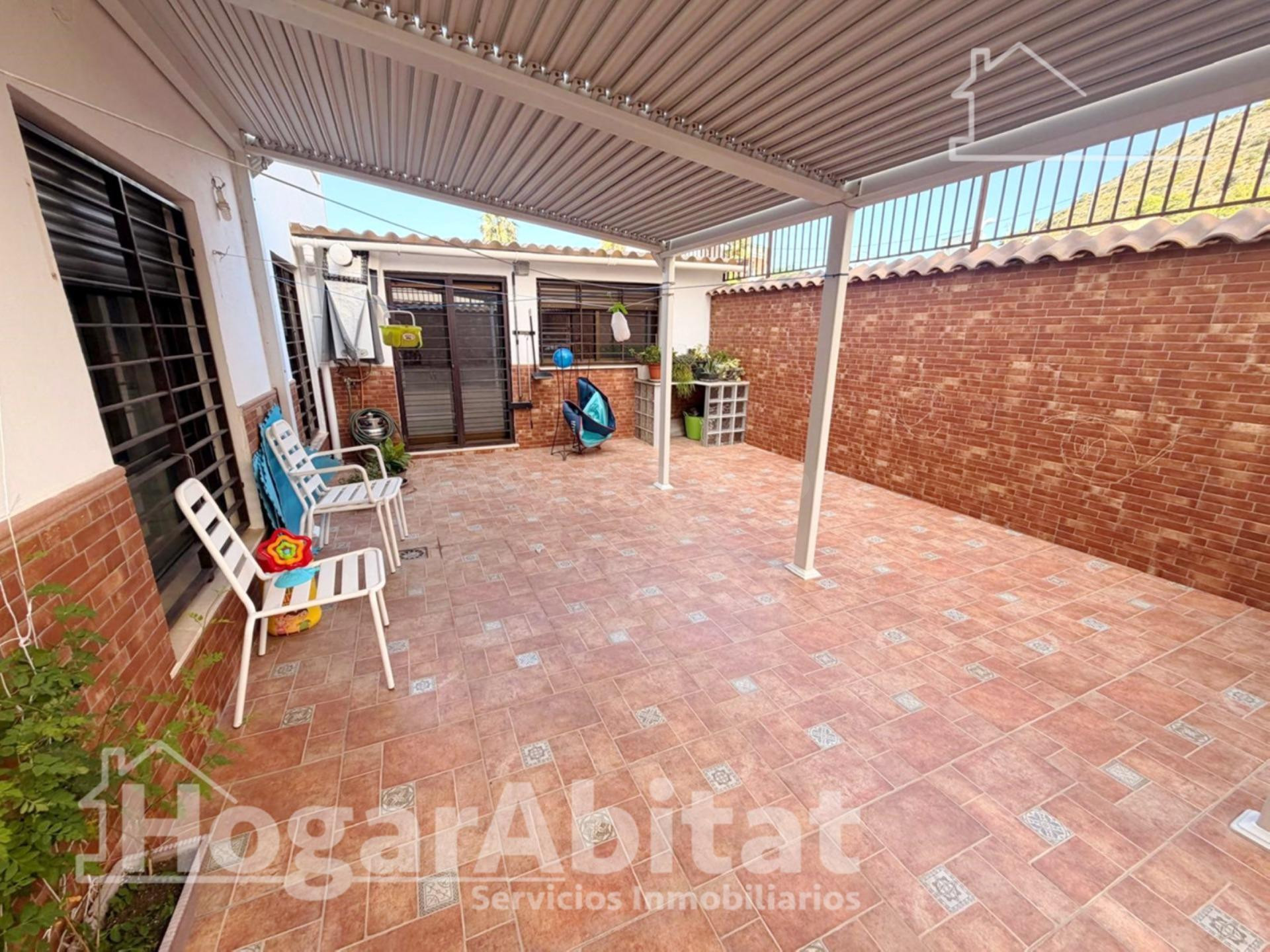 AMPLIO ENTRESUELO CON GARAJE, TRASTERO Y TERRAZA - foto 5