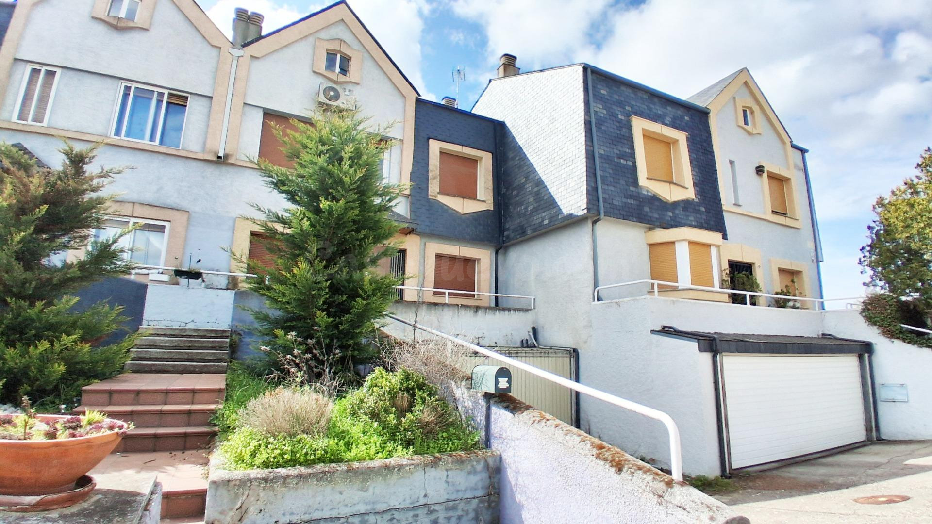 Urbis te ofrece un espectacular chalet en venta en Villares  - foto 2