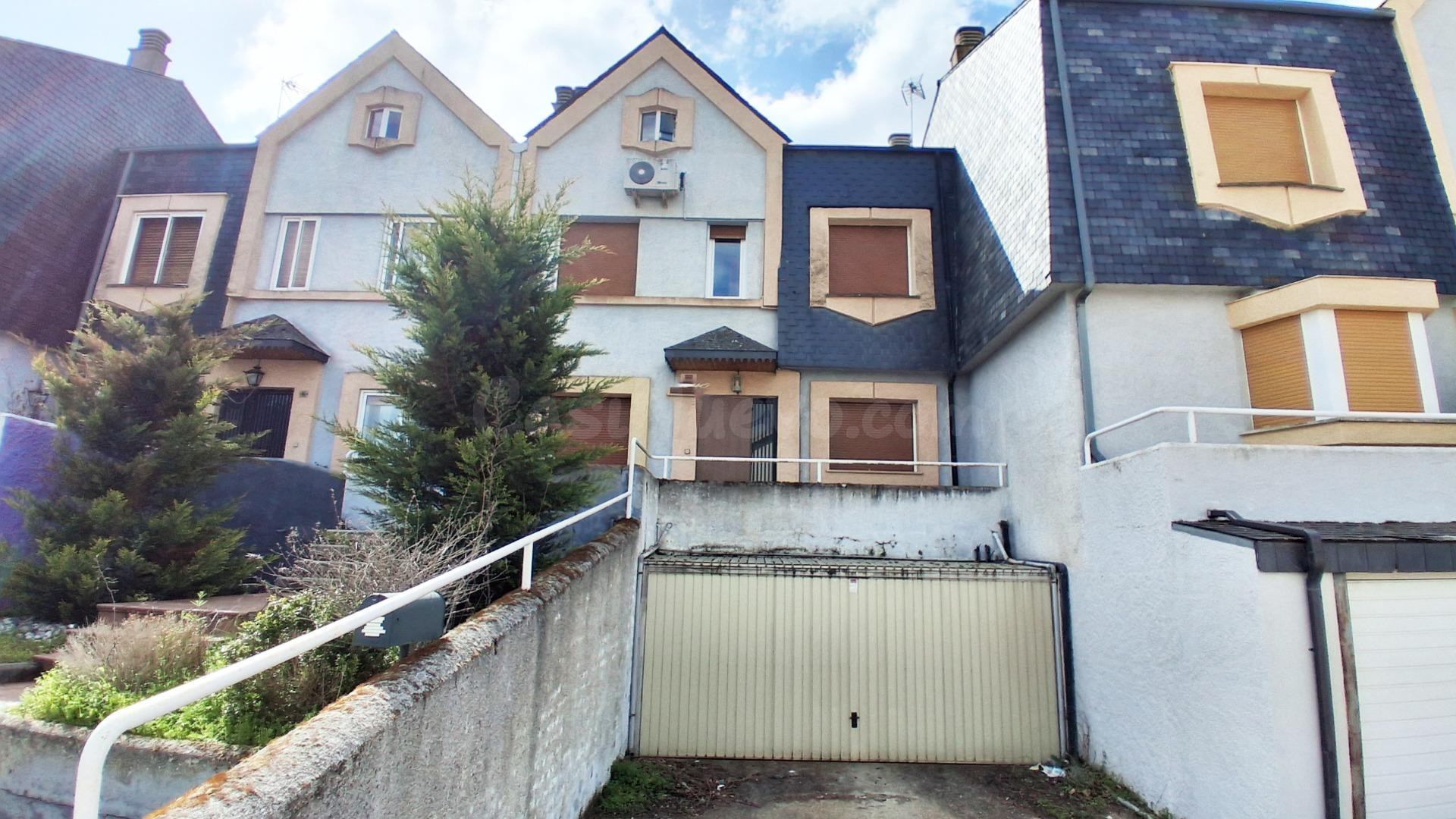 Urbis te ofrece un espectacular chalet en venta en Villares  - foto 3