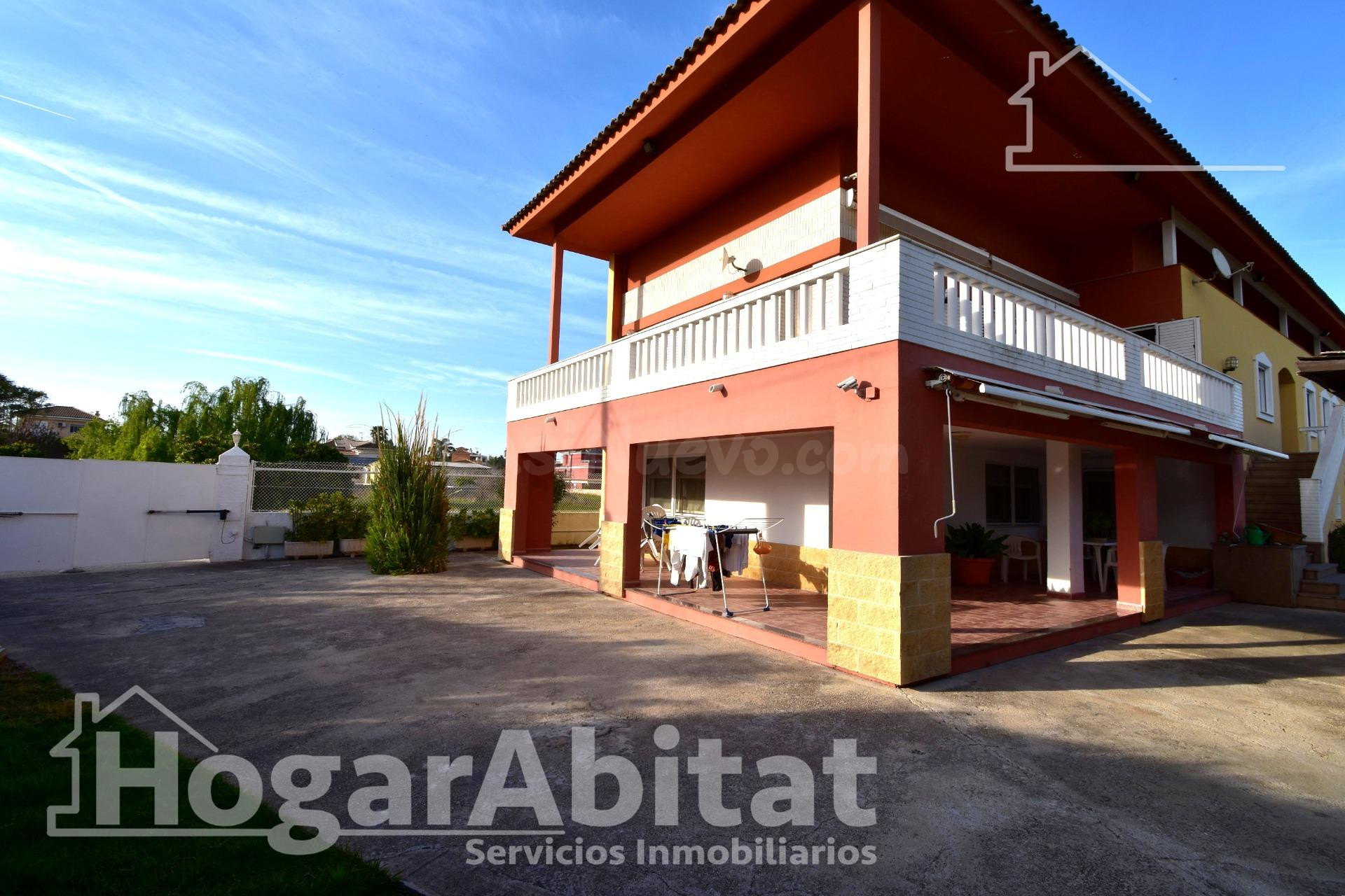 ¡CHALET DE LUJO! AMPLIO Y SOFISTICADO CON PISCINA Y GARAJE,  - foto 3