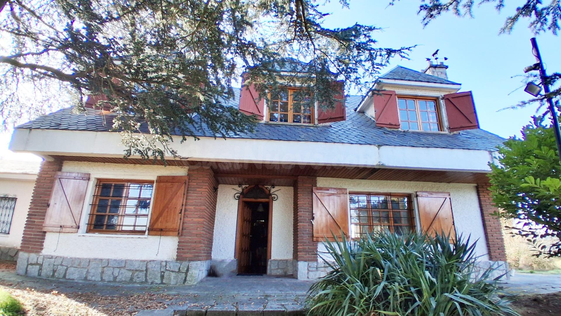CHALET VENTA SANTA MARTA DE TORMES. Urbis te ofrece una parc - foto 2