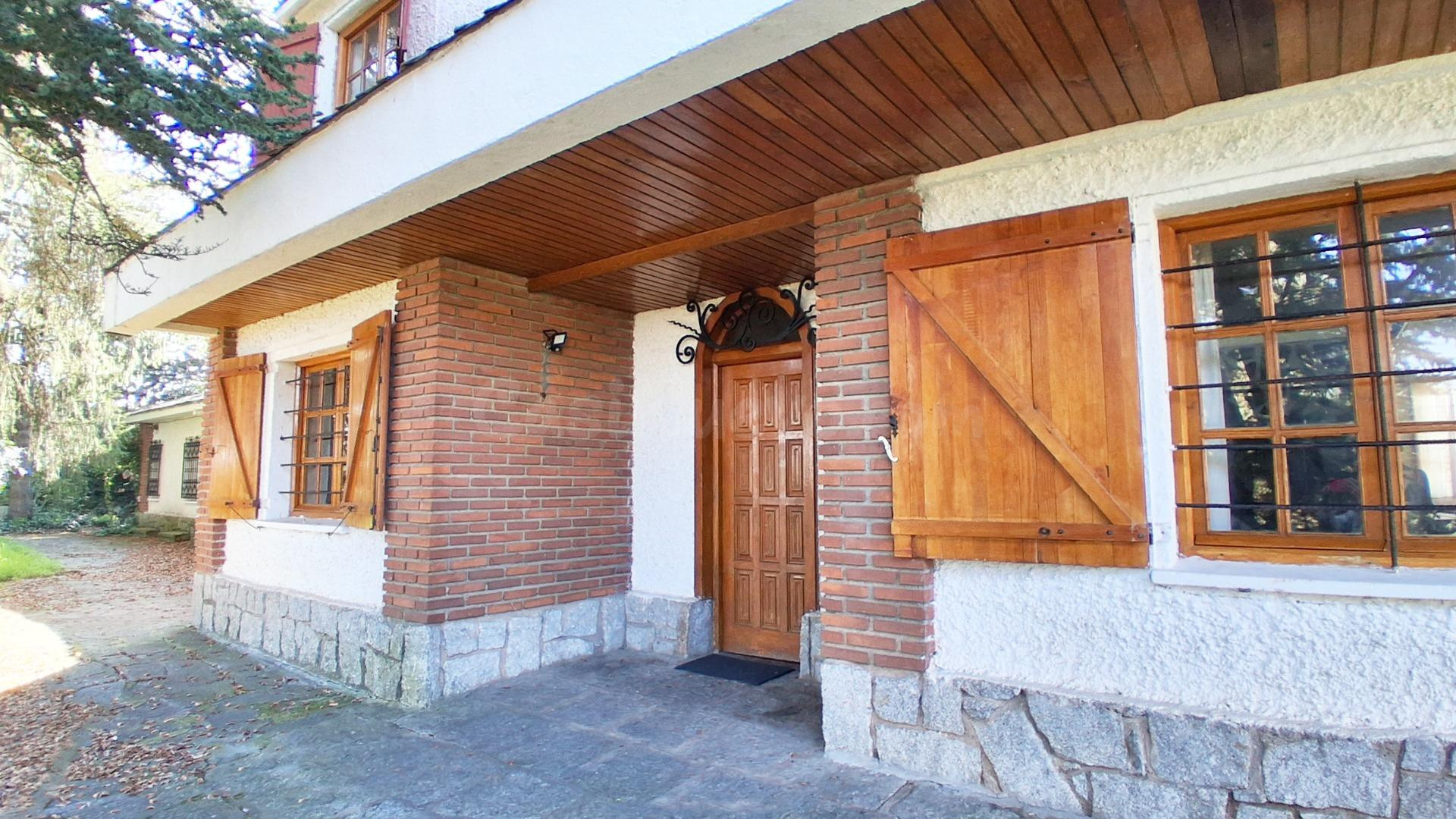 CHALET VENTA SANTA MARTA DE TORMES. Urbis te ofrece una parc - foto 4
