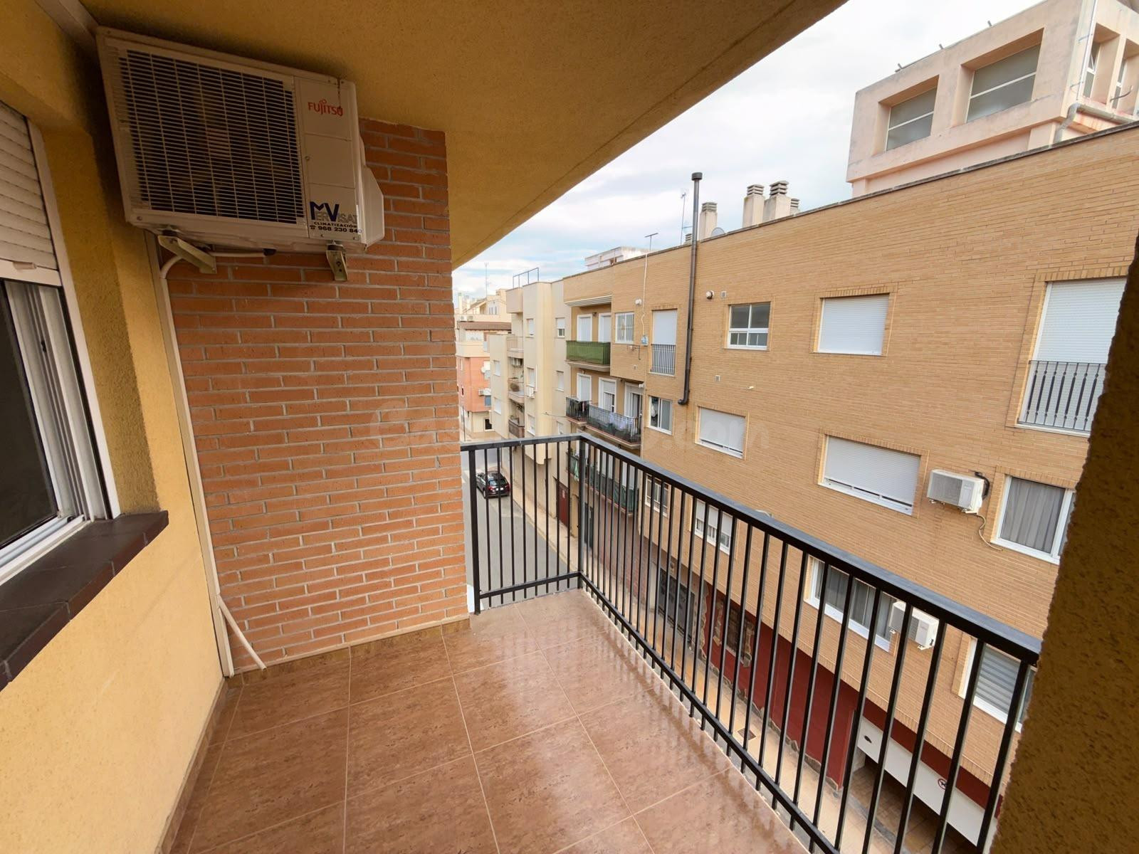PISO DE 3 habitaciones CON GARAJE Y TRASTERO EN EXCELENTE ZO