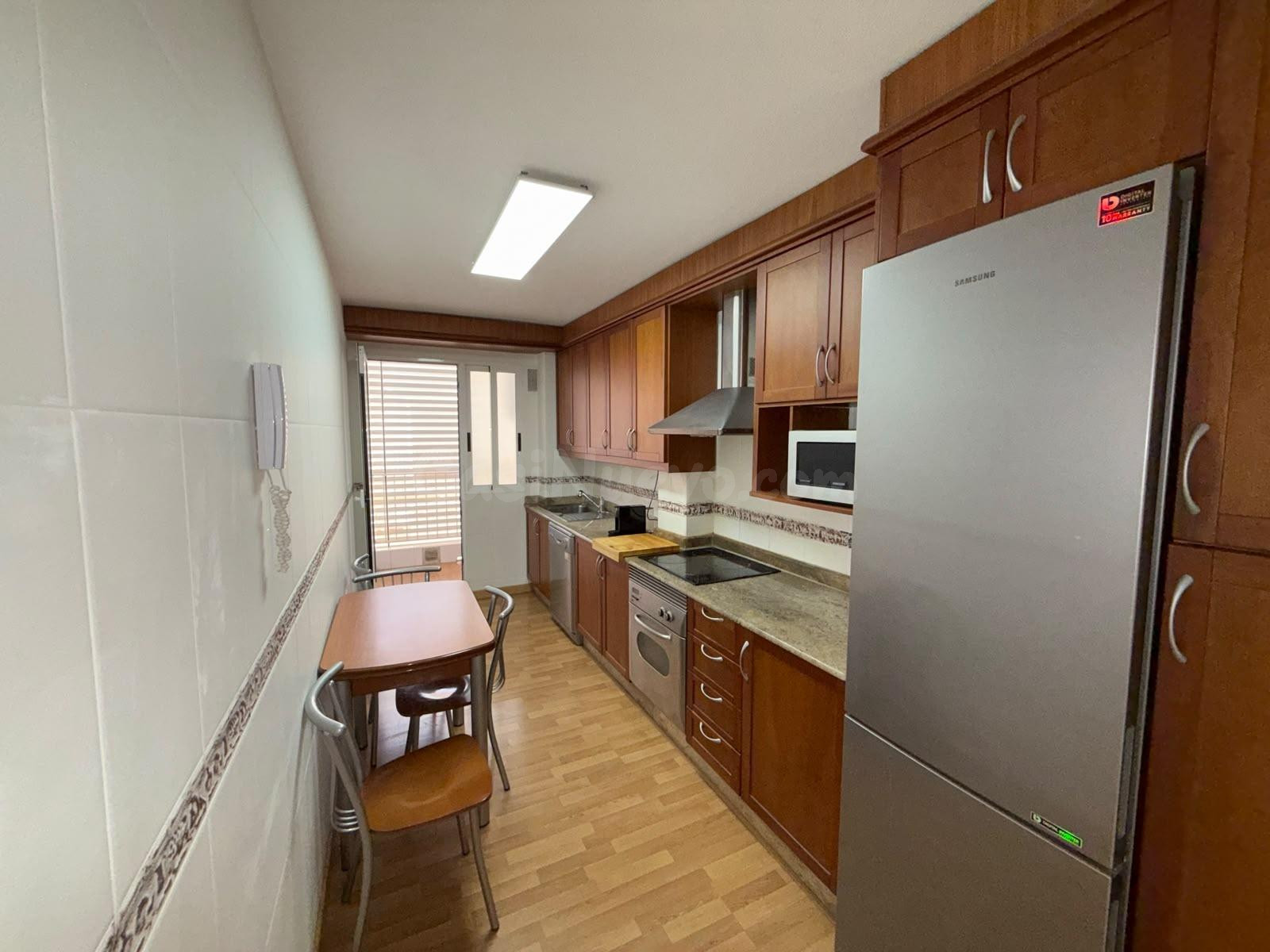 PISO DE 3 habitaciones CON GARAJE Y TRASTERO EN EXCELENTE ZO - foto 4