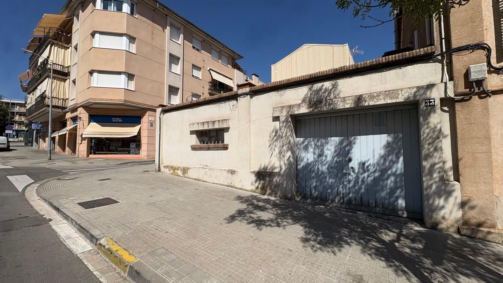 Solar urbà edificable de 117 m2 amb possibilitat de construi