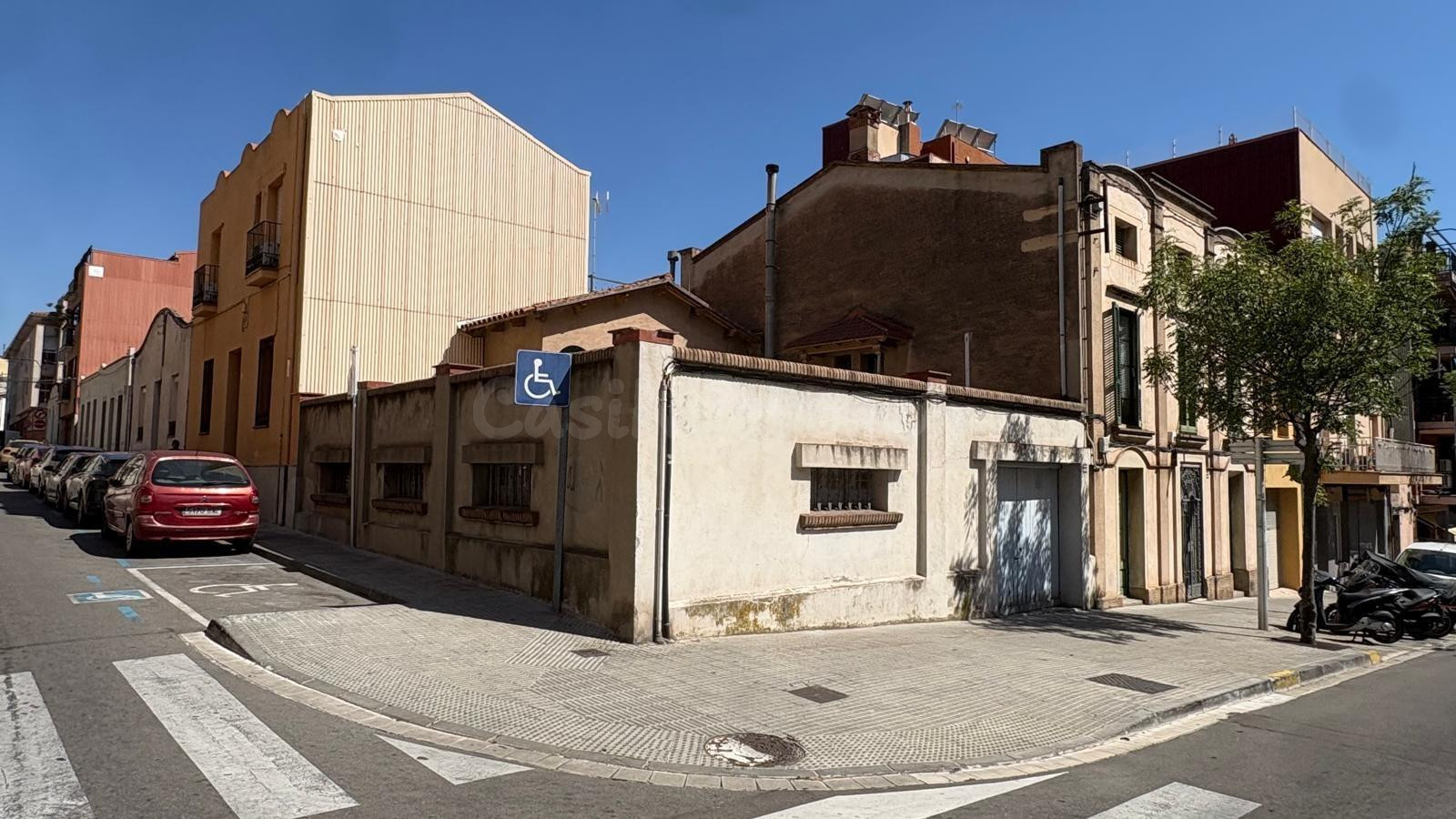 Solar urbà edificable de 117 m2 amb possibilitat de construi - foto 4