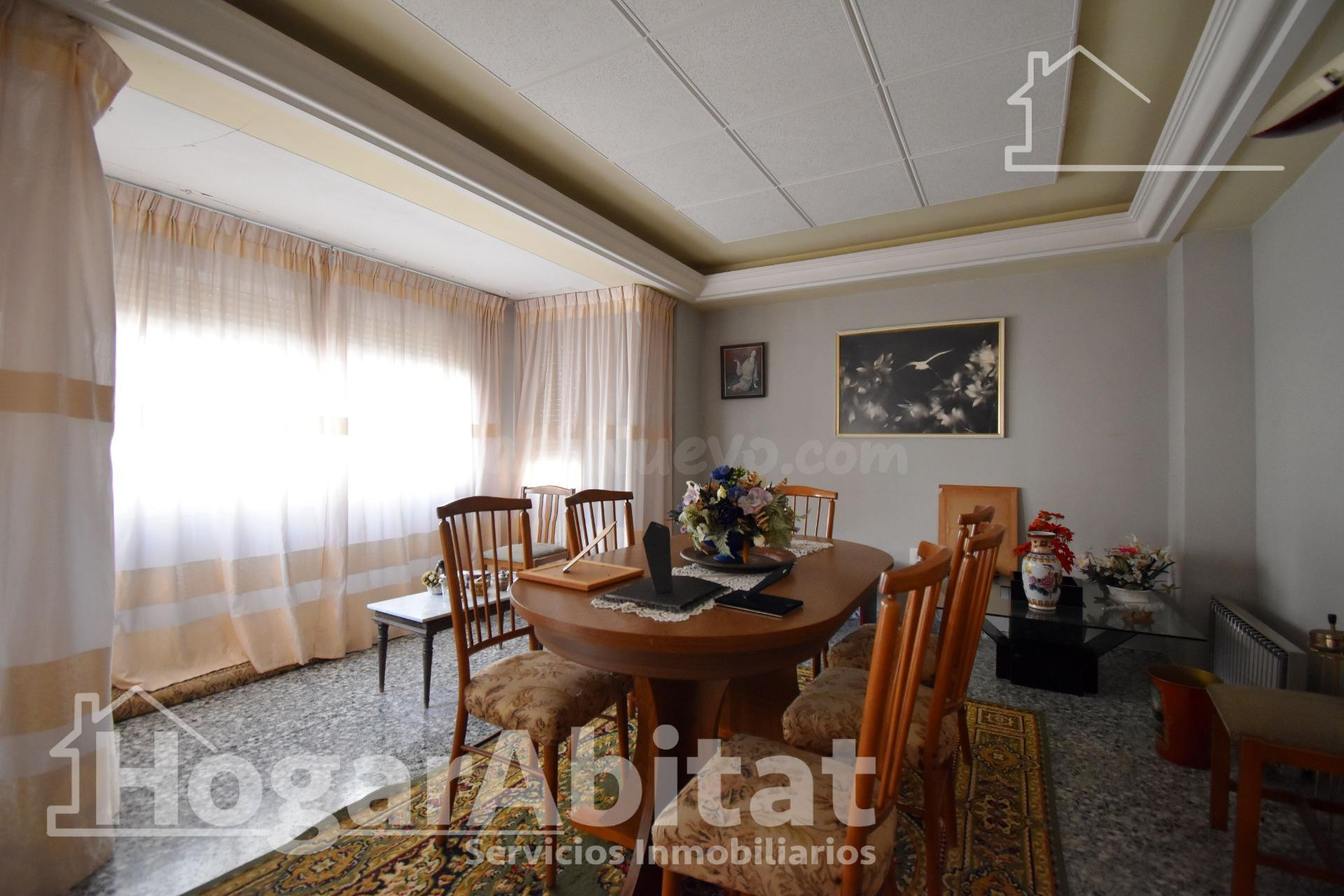 ¡MAGNÍFICA CASA! LUMINOSA CON GARAJE Y TERRAZA, CERCA DEL CE - foto 4
