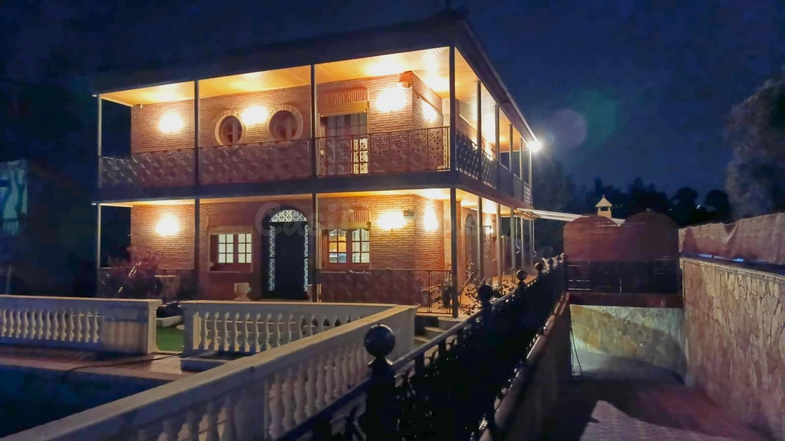 HAY CASAS. Y HAY CASAS QUE SOLO APARECEN UNA VEZ.