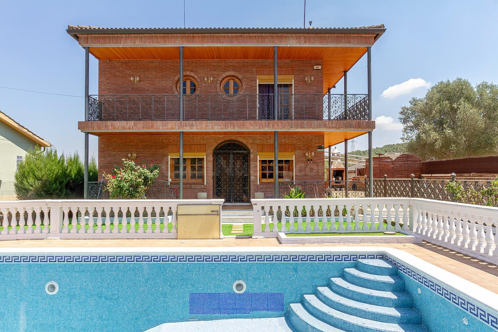 HAY CASAS. Y HAY CASAS QUE SOLO APARECEN UNA VEZ. - foto 3