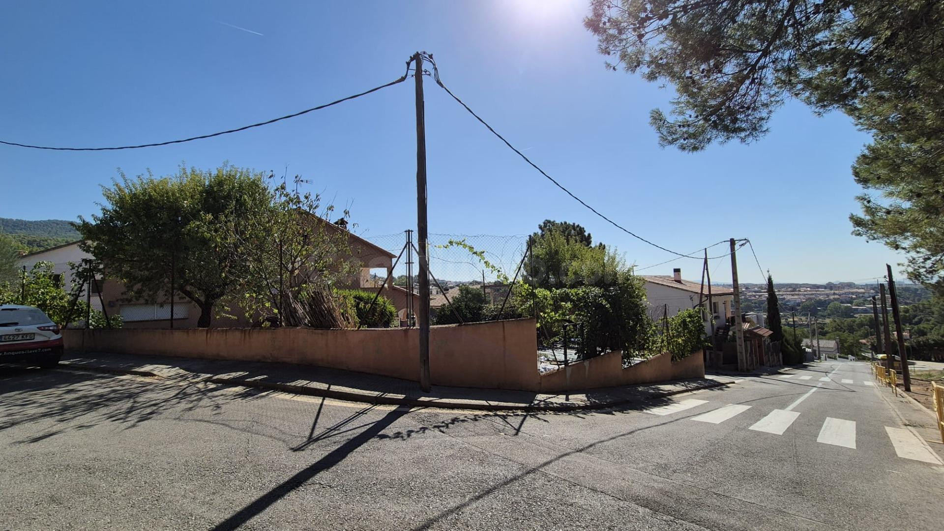 TERRENY CANTONER I BEN ORIENTAT A L’AIRESOL A-B - foto 2