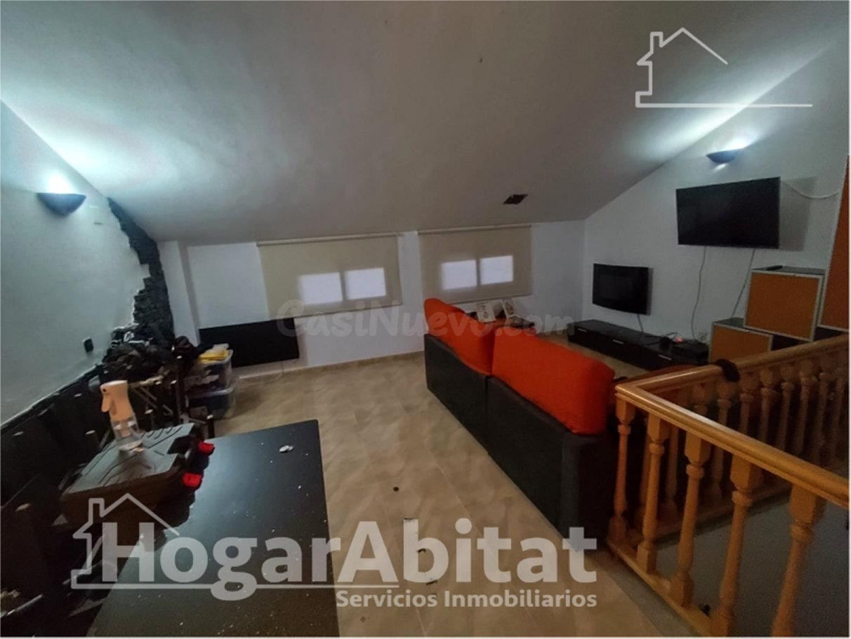 BONITO ADOSADO REFORMADO CON TERRAZA, BARBACOA, GARAJE Y PIS