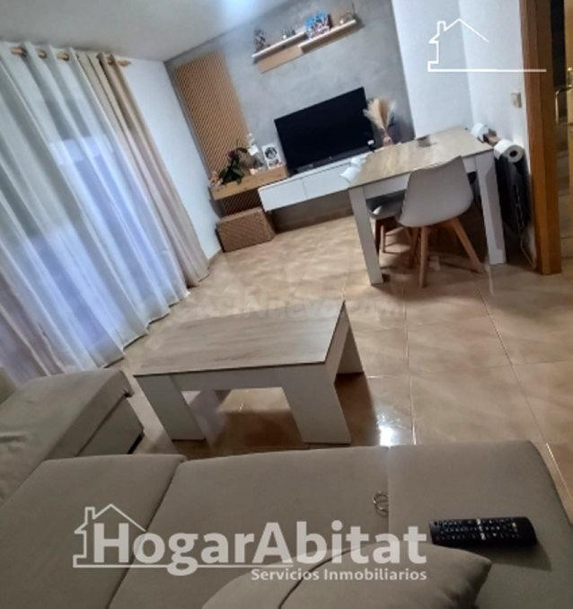 BONITO ADOSADO REFORMADO CON TERRAZA, BARBACOA, GARAJE Y PIS - foto 3