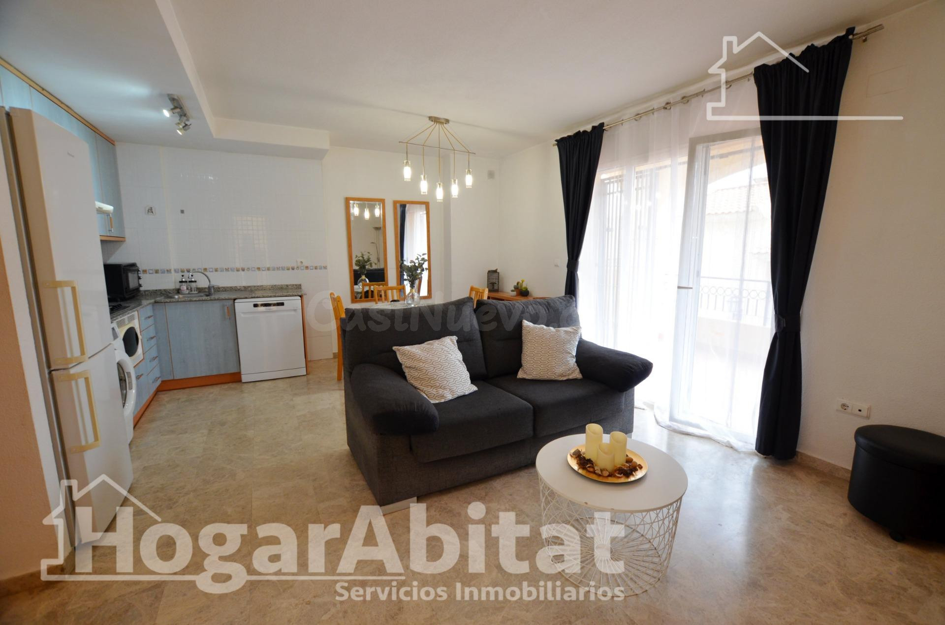 ADOSADO CON PISCINA, DOS TERRAZAS Y GARAJE. - foto 3