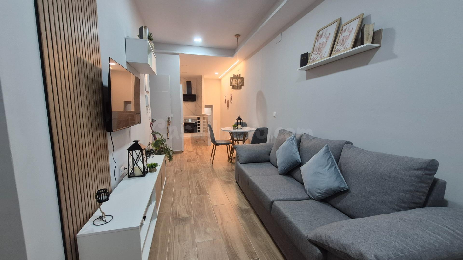 VIVIENDA REFORMADA PARA ENTRAR A VIVIR ZONA PLAZA DEL MENTIDERO