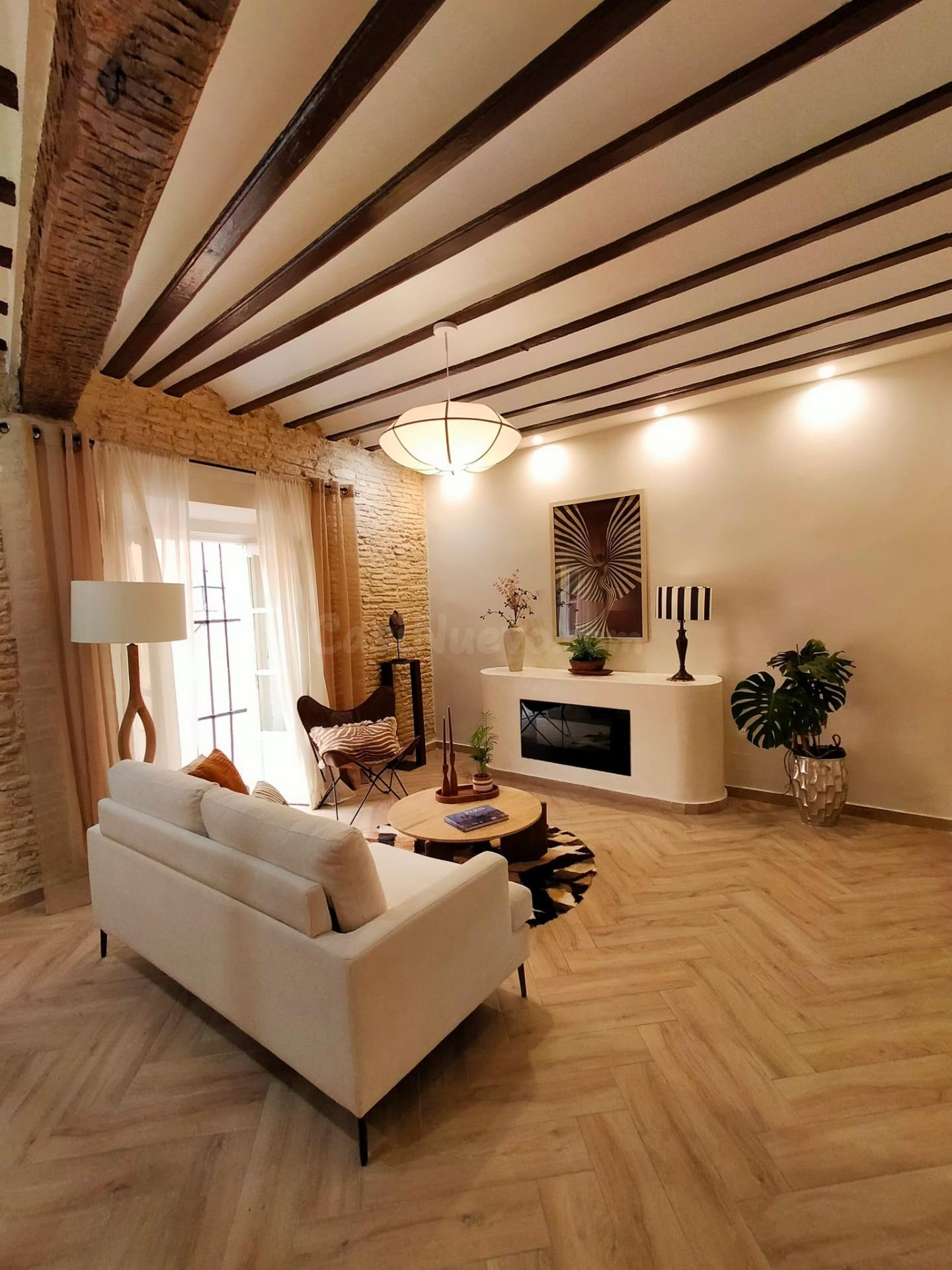 ESPECTACULAR VIVIENDA PARA ENTRAR A VIVIR ZONA MERCADO