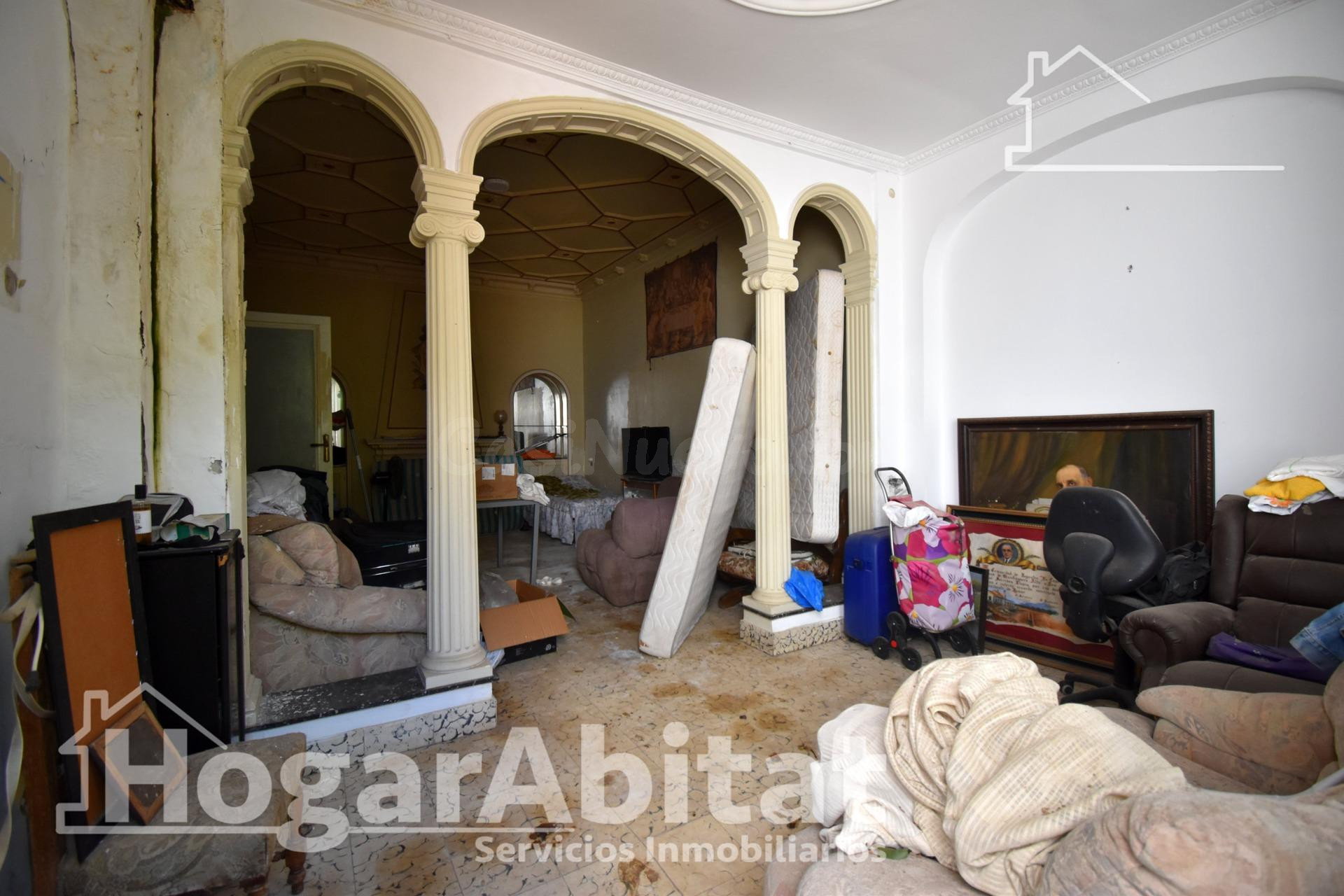GRAN CASA SEÑORIAL CON TERRAZA Y BARBACOA PARA REFORMAR - foto 4