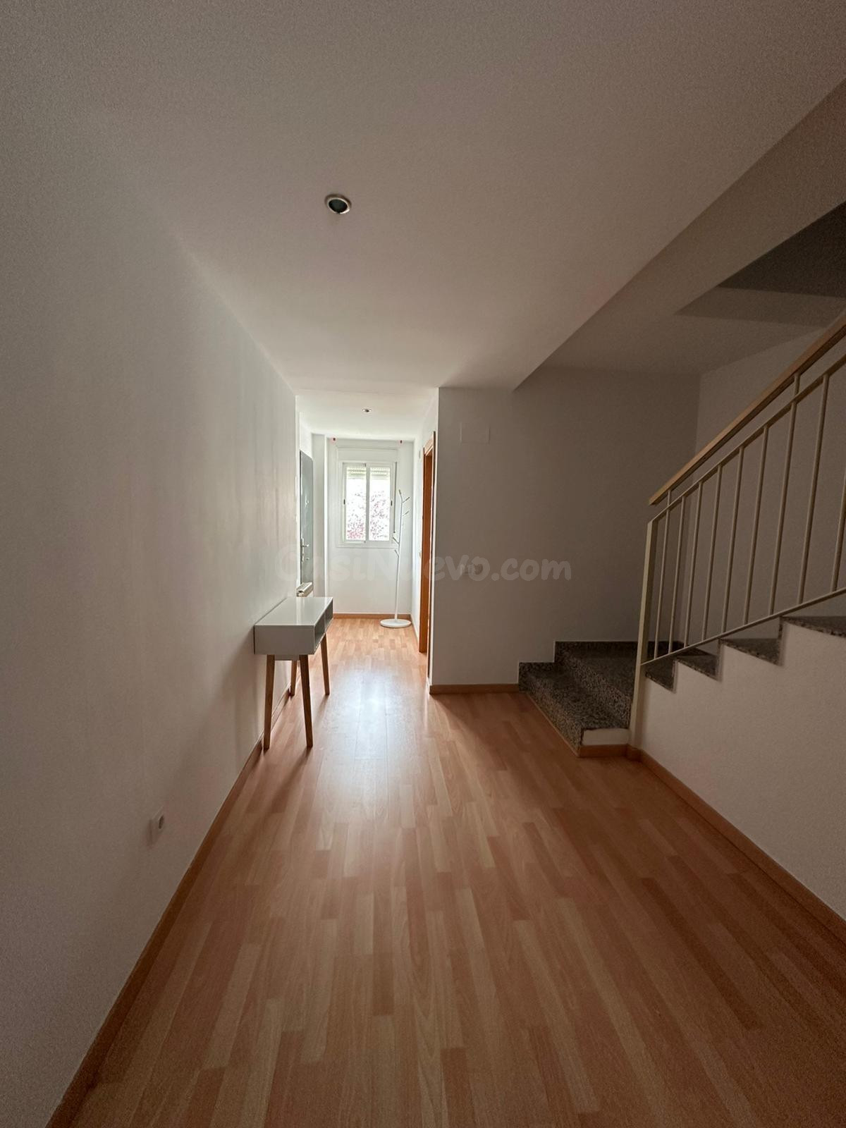 Apartamento con terraza en Carretera de la Corte, ideal para - foto 5