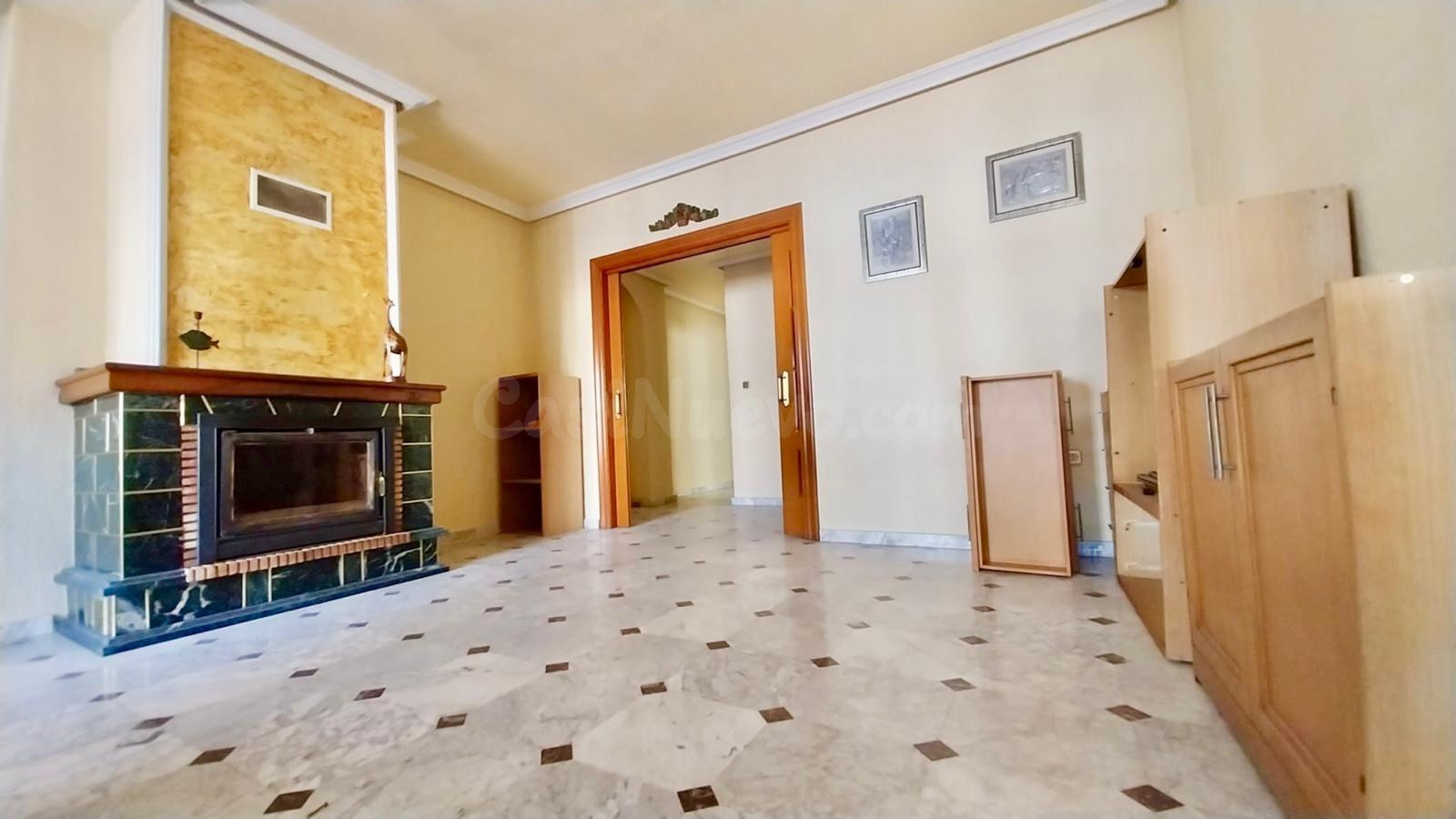 Piso céntrico de gran tamaño en Guardamar. - foto 5