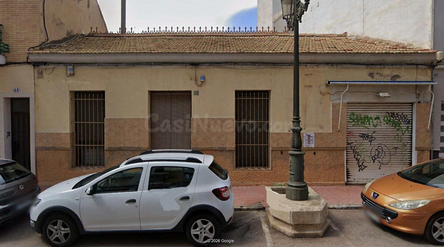 Parcela / Casa de pueblo en la avenida principal de Guardamar.