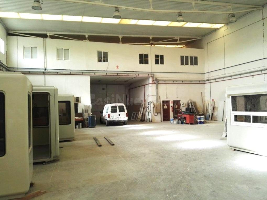 FANTÁSTICA NAVE DE 1.118M2 CON PATIO DE 500M2 - foto 4