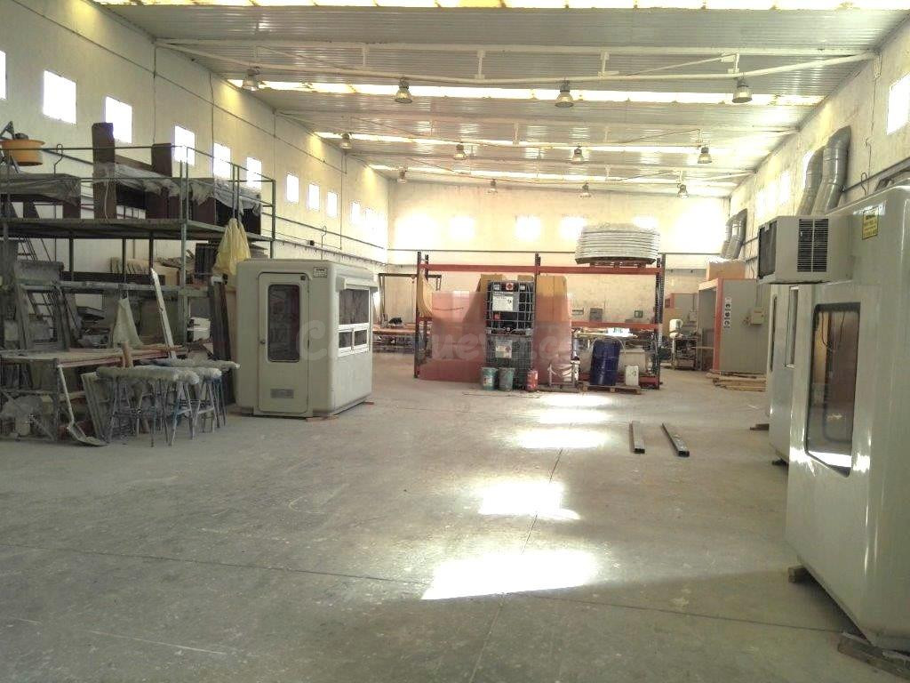 FANTÁSTICA NAVE DE 1.118M2 CON PATIO DE 500M2 - foto 5