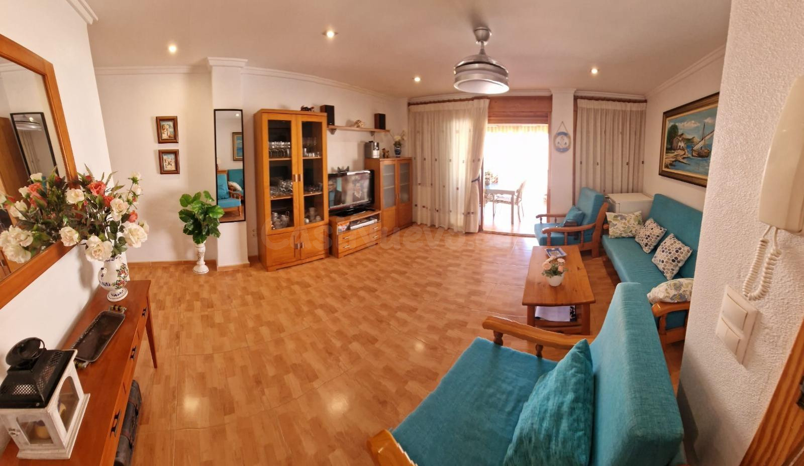 Se vende piso en primera linea lateral al mar con enorme ter - foto 3