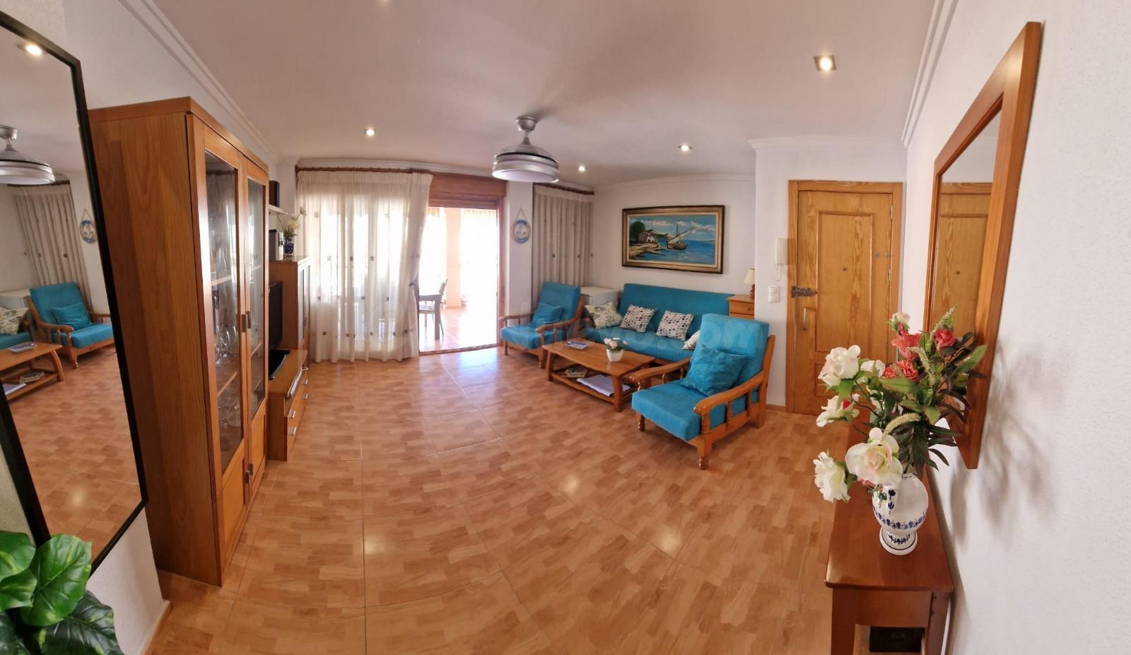 Se vende piso en primera linea lateral al mar con enorme ter - foto 5