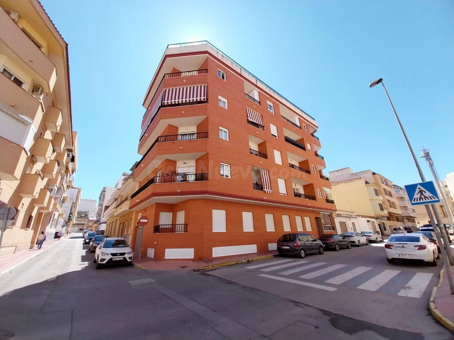 Bonita vivienda en Guardamar, con 3 habitaciones y reformada.