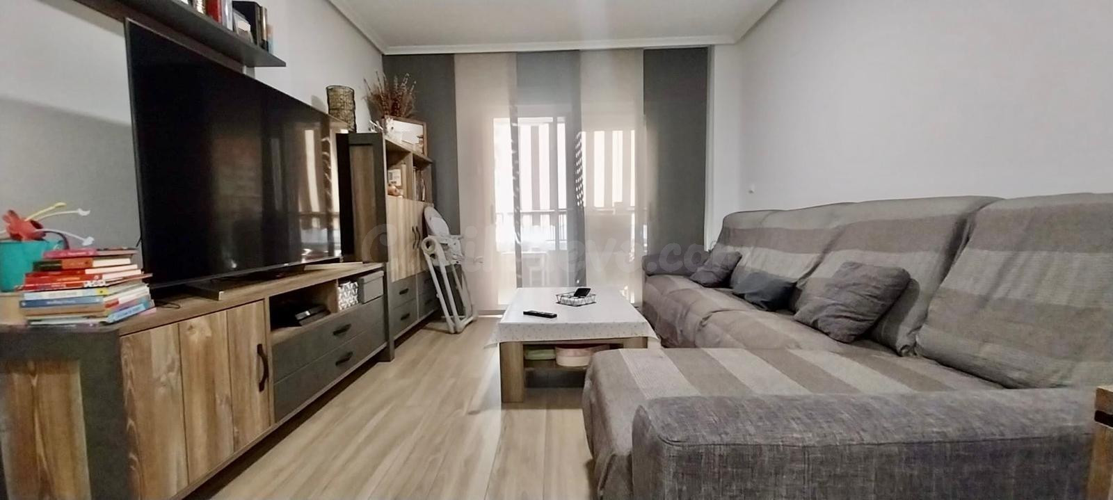 Bonita vivienda en Guardamar, con 3 habitaciones y reformada - foto 2