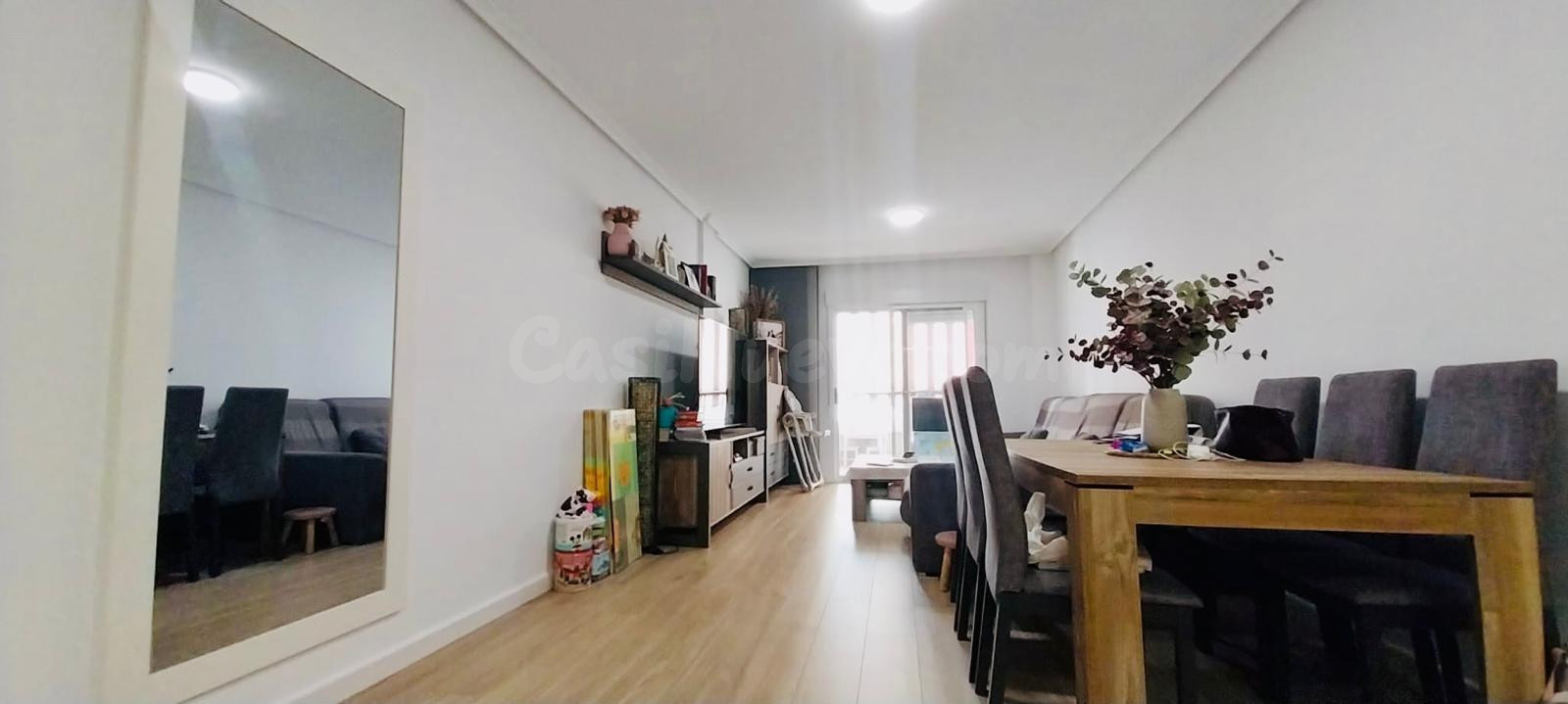 Bonita vivienda en Guardamar, con 3 habitaciones y reformada - foto 3