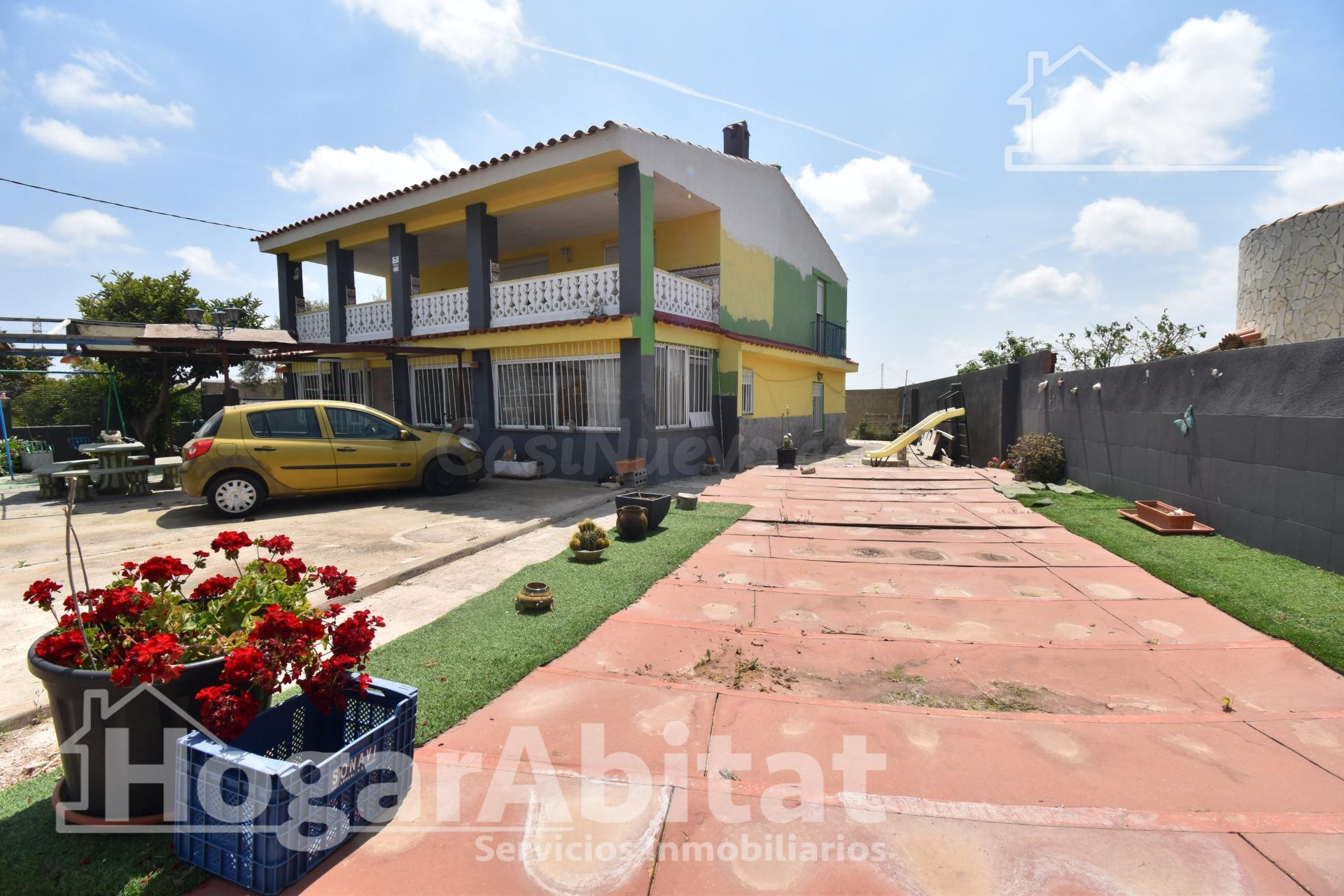 CHALET RÚSTICO CON PISCINA, TERRAZA Y PARKING - foto 3