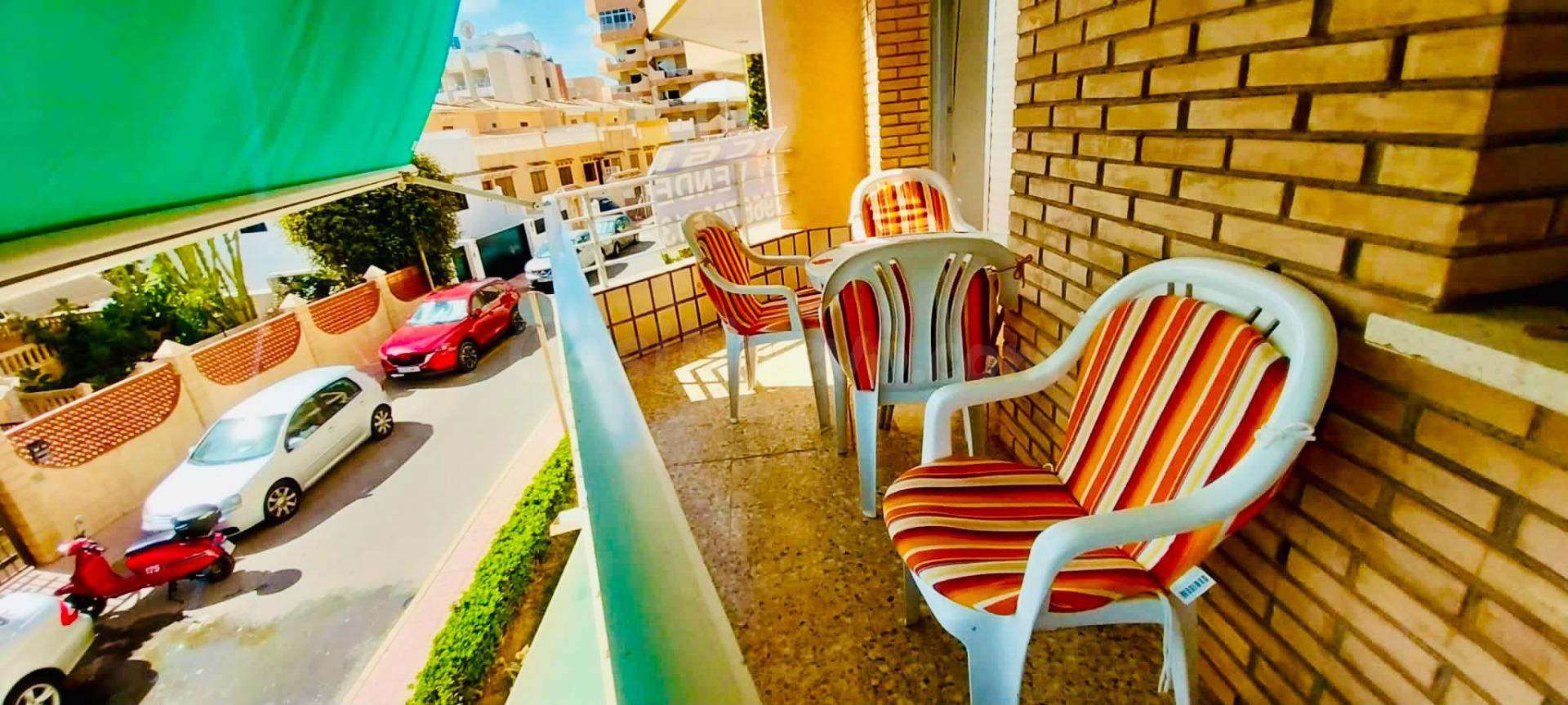 Piso totalmente exterior a pocos pasos del mar en Guardamar. - foto 4