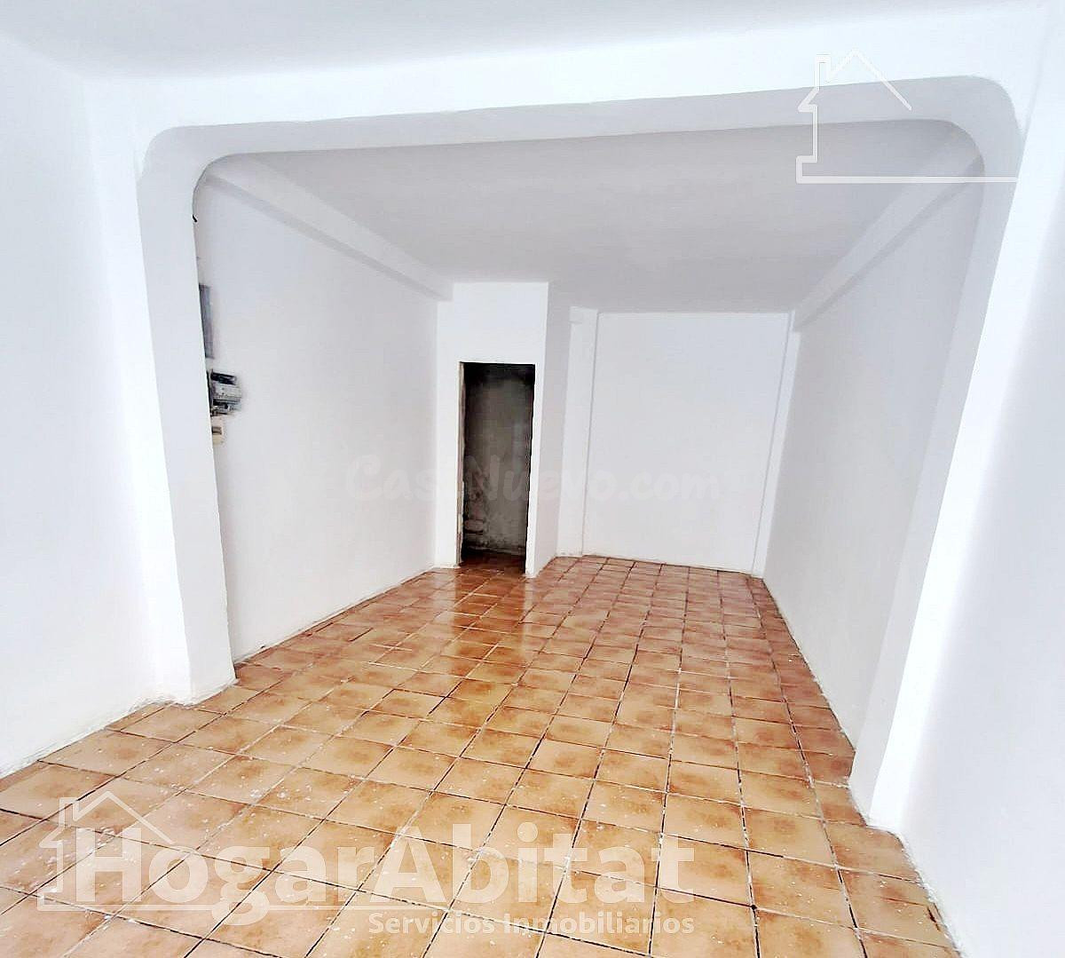 ¡OPORTUNIDAD DE INVERSIÓN! LOCAL COMERCIAL LUMINOSO Y ECONÓMICO PARA REFORMAR