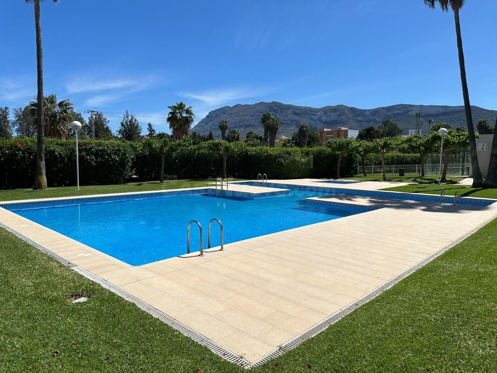 EXCLUSIVO APARTAMENTO A 300 m DE LA PLAYA EN DÉNIA, CON  GAR - foto 4