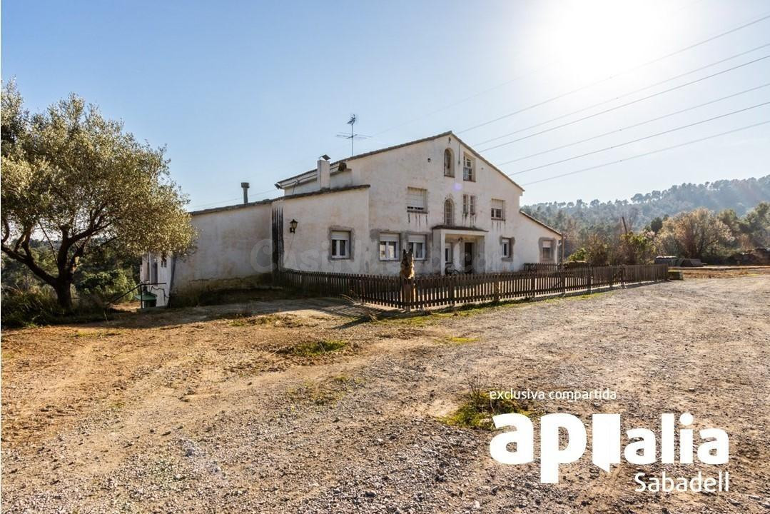 ENCANTADORA VIVIENDA EN FINCA RUSTICA EN SENTMENAT