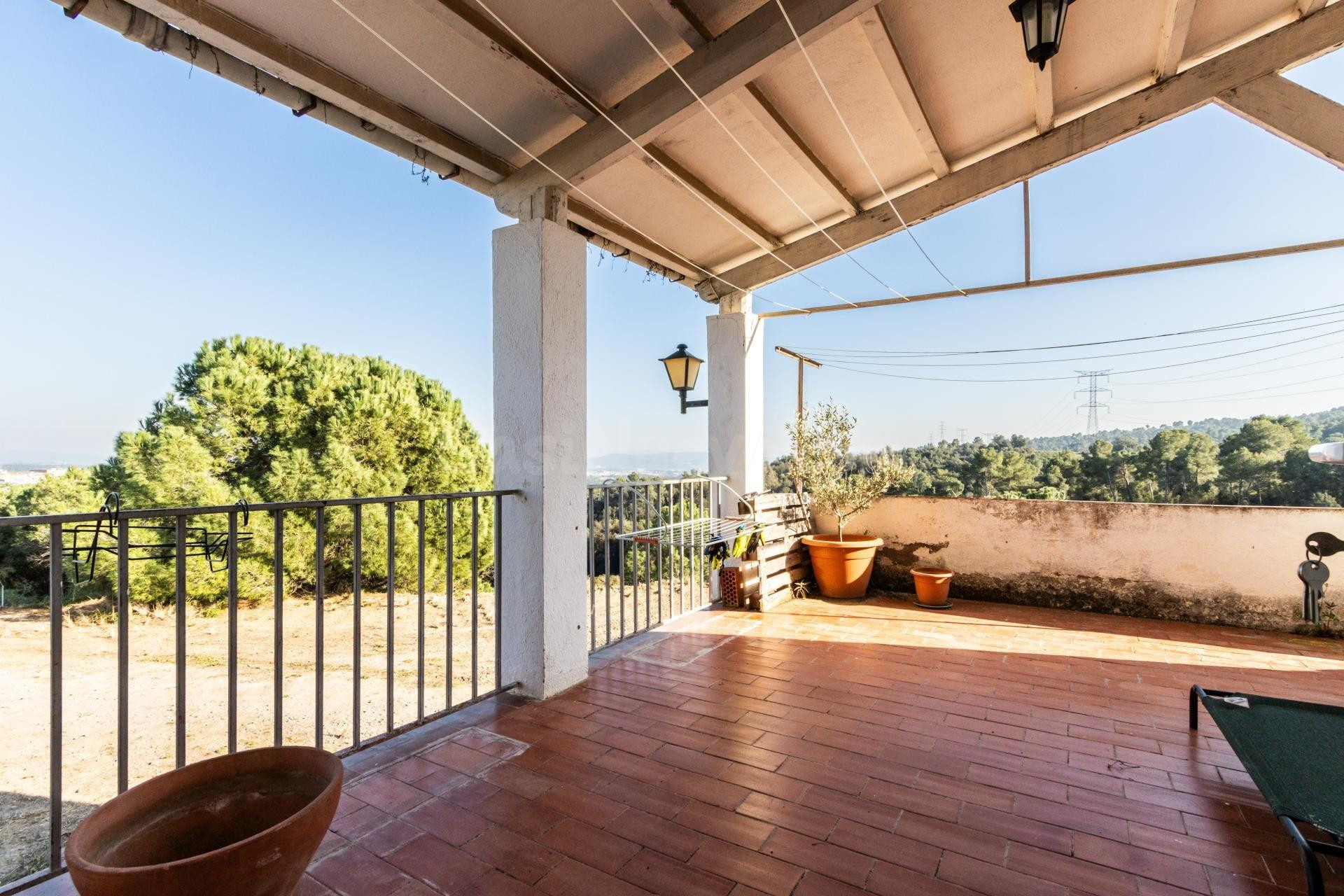 ENCANTADORA VIVIENDA EN FINCA RUSTICA EN SENTMENAT - foto 2