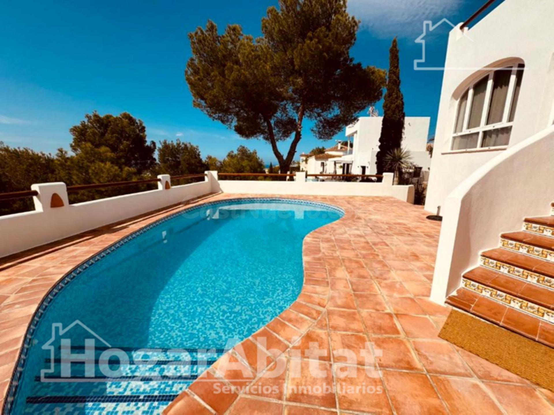 PRECIOSO CHALET CON PISCINA, 3 TERRAZAS, GARAJE Y LICENCIA TURÍSTICA