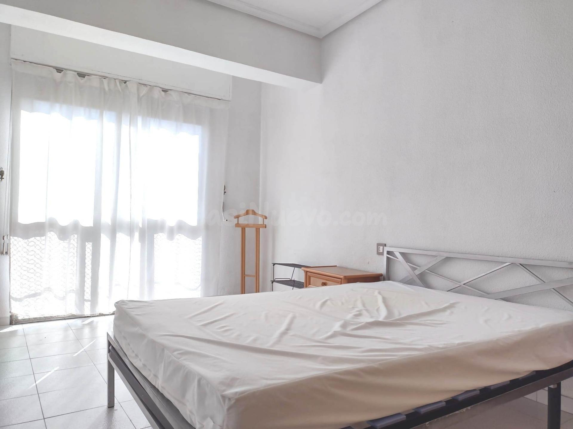 ¡Se vende piso amplio de 4 dormitorios con ascensor! - foto 5