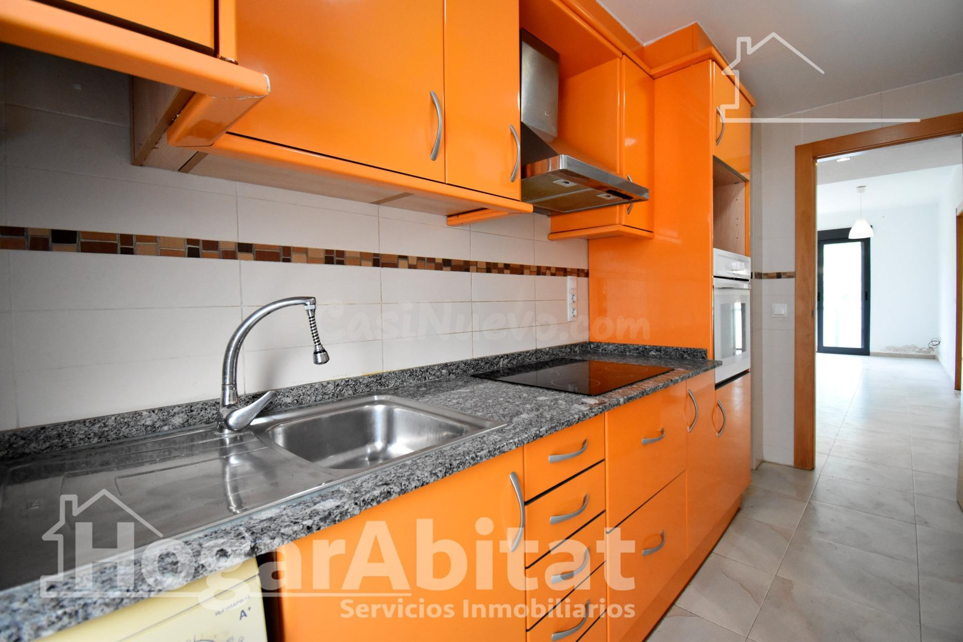¡GRAN OPORTUNIDAD! SEMINUEVO Y EXTERIOR CON BALCÓN GARAJE Y  - foto 5