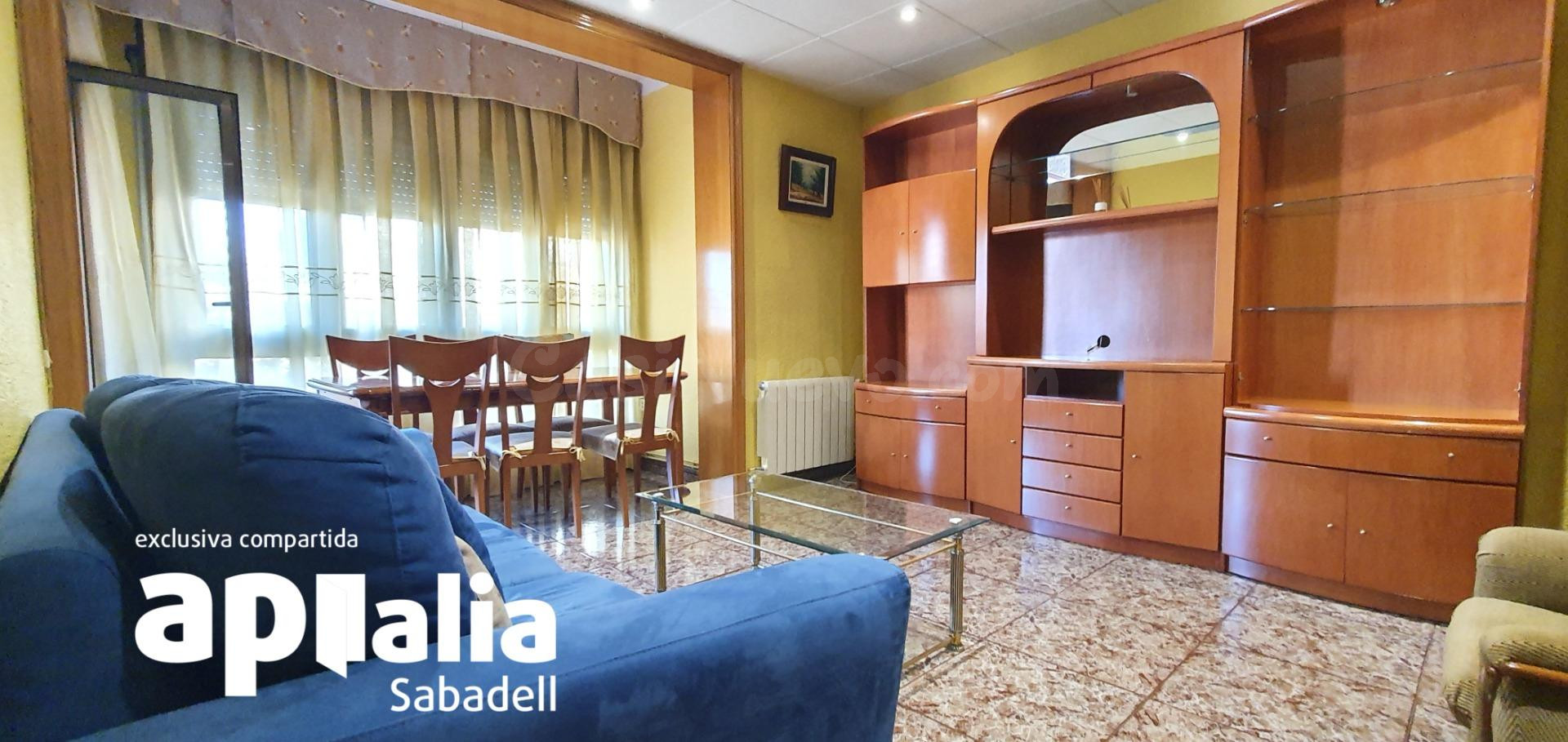 PISO DE 4 habitaciones CON ASCENSOR Y BALCON EN LA CREU DE B - foto 2