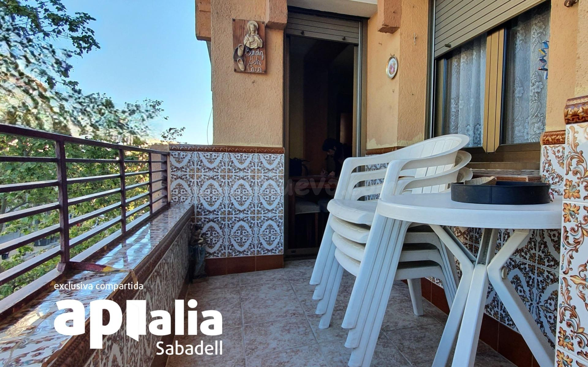 PISO DE 4 habitaciones CON ASCENSOR Y BALCON EN LA CREU DE B - foto 3