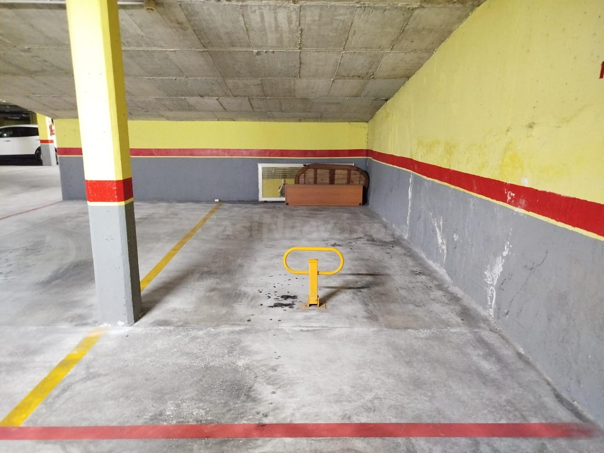 ¡Se vende amplia plaza de garaje en Ronda Sur!