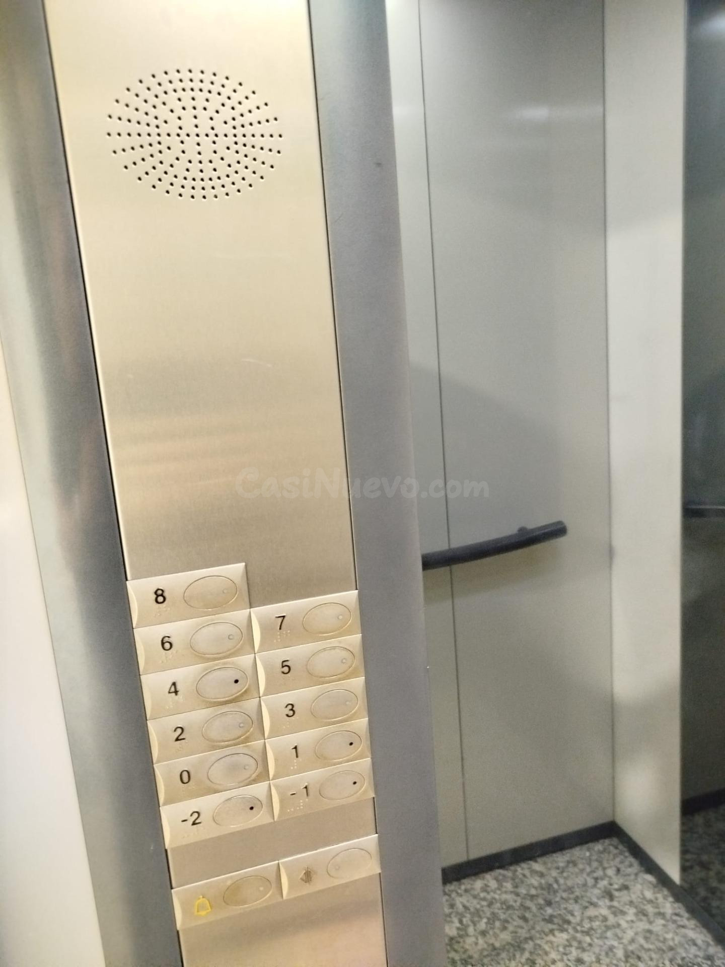 ¡Se vende amplia plaza de garaje en Ronda Sur! - foto 4