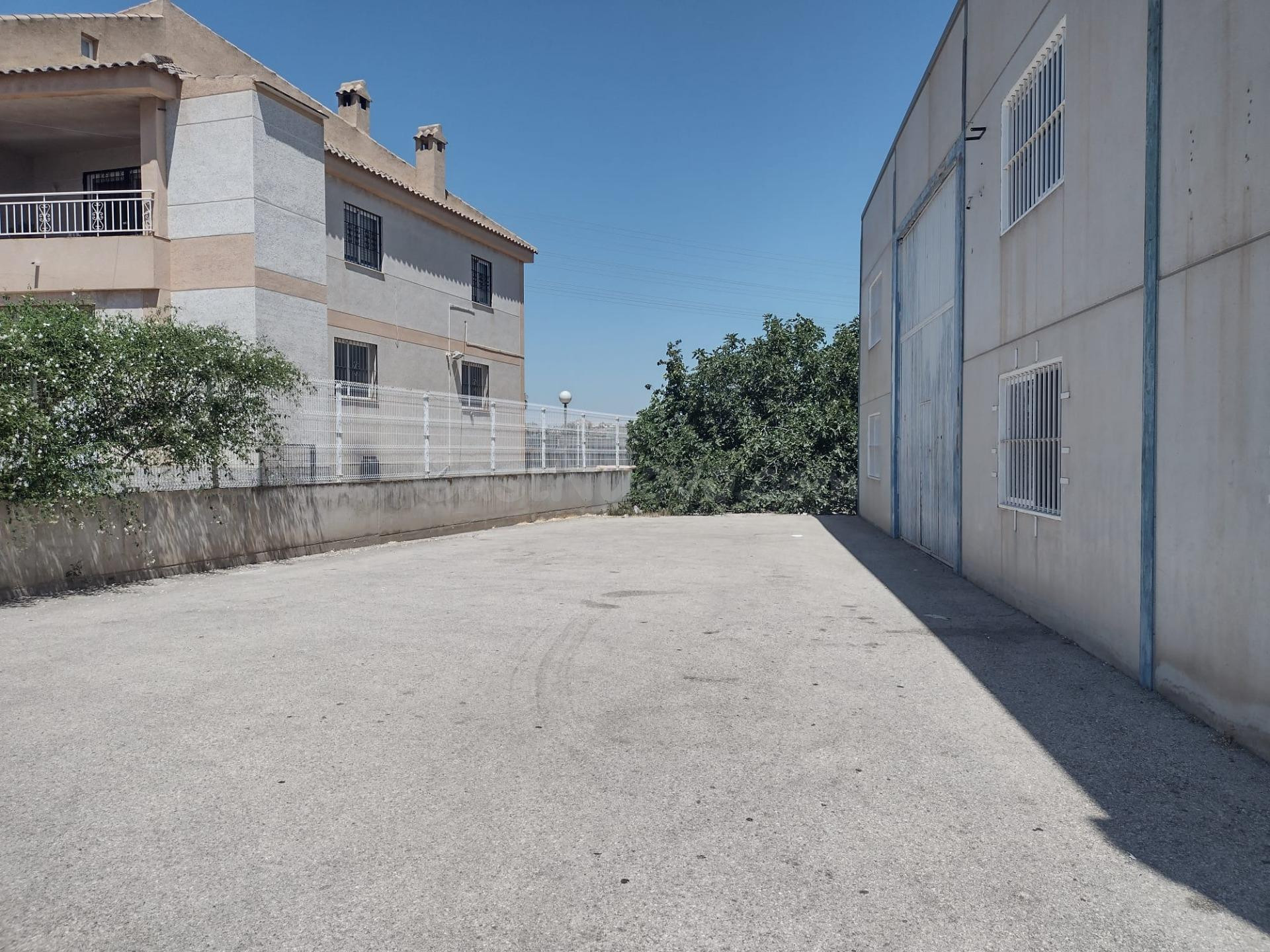 ¡Se alquila estupenda nave en Zarandona! - foto 3