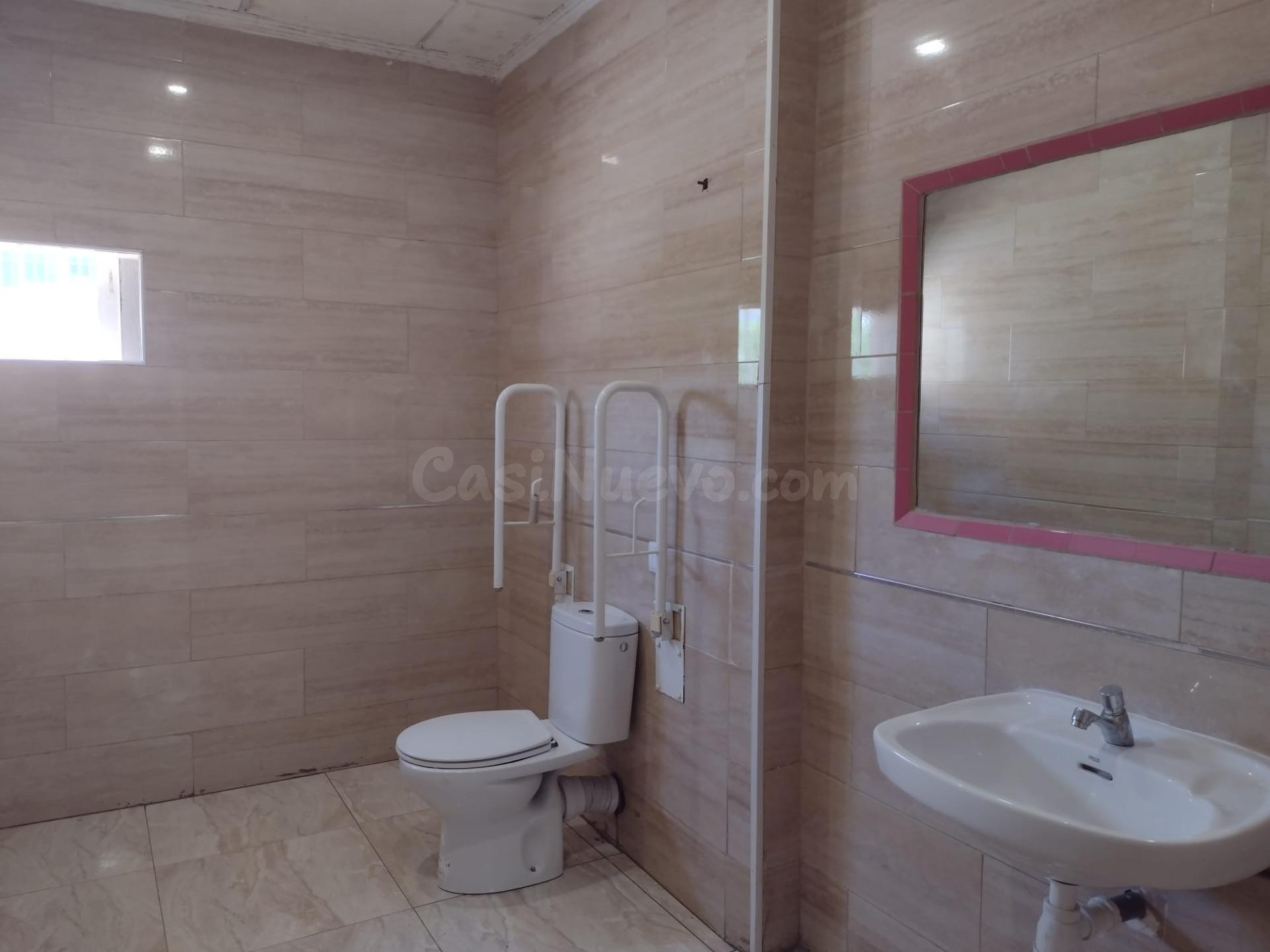¡Se alquila estupenda nave en Zarandona! - foto 4